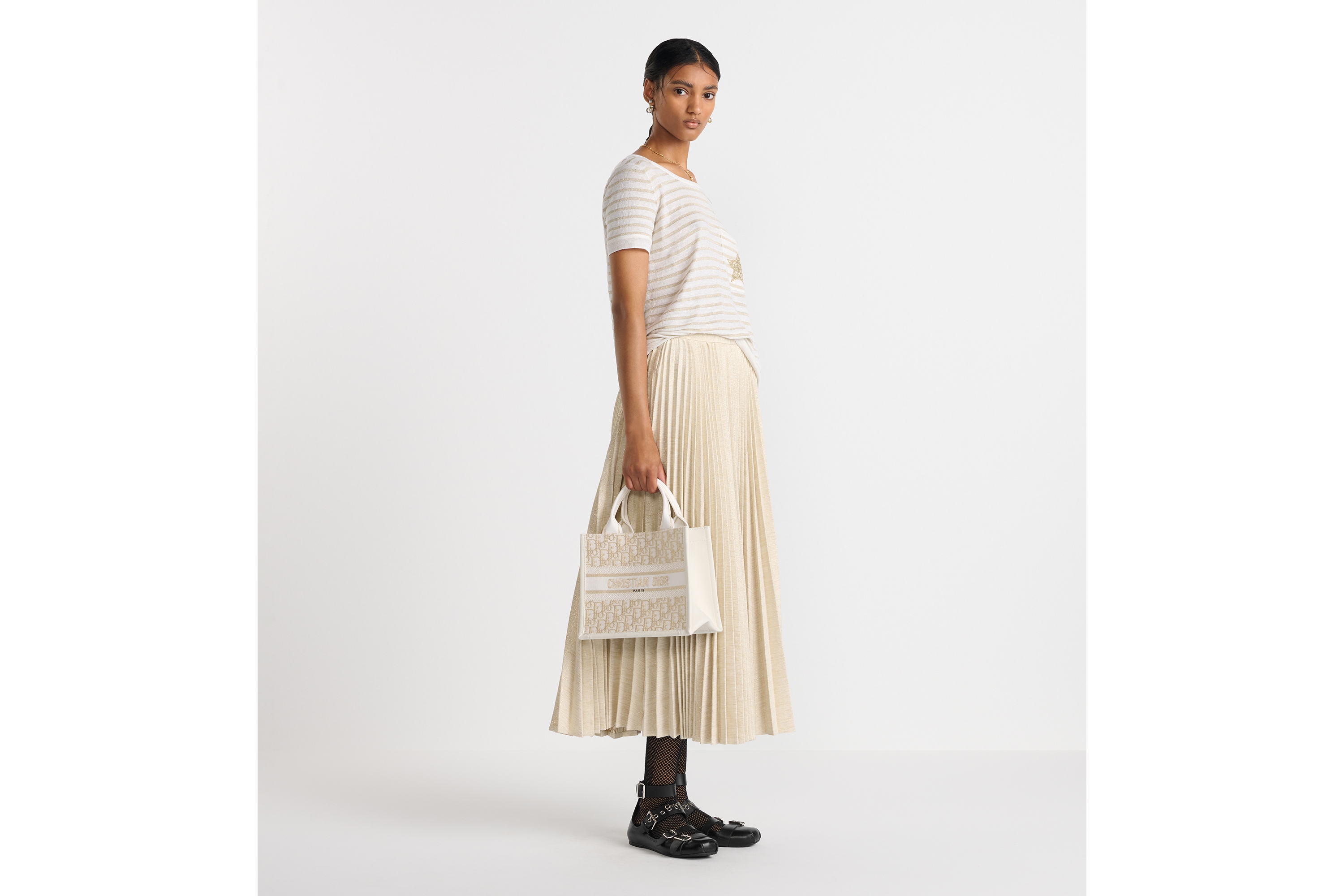 Dior Book Tote 小型托特包 金色調金屬線 Dior Oblique 刺繡搭配奶白色小牛皮（26.5 x 22 x 14 公分） E18