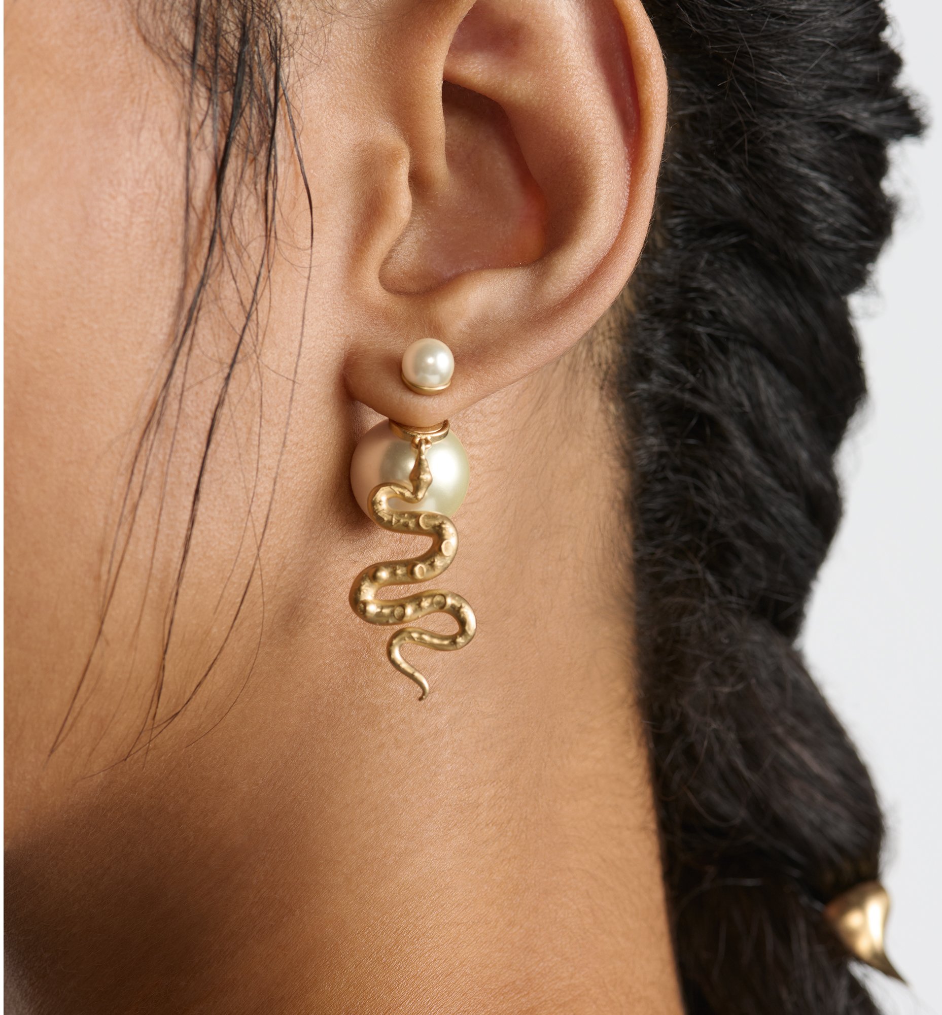 Dior Tribales Earrings Gold-Finish Metal and White Resin Pearls | DIOR