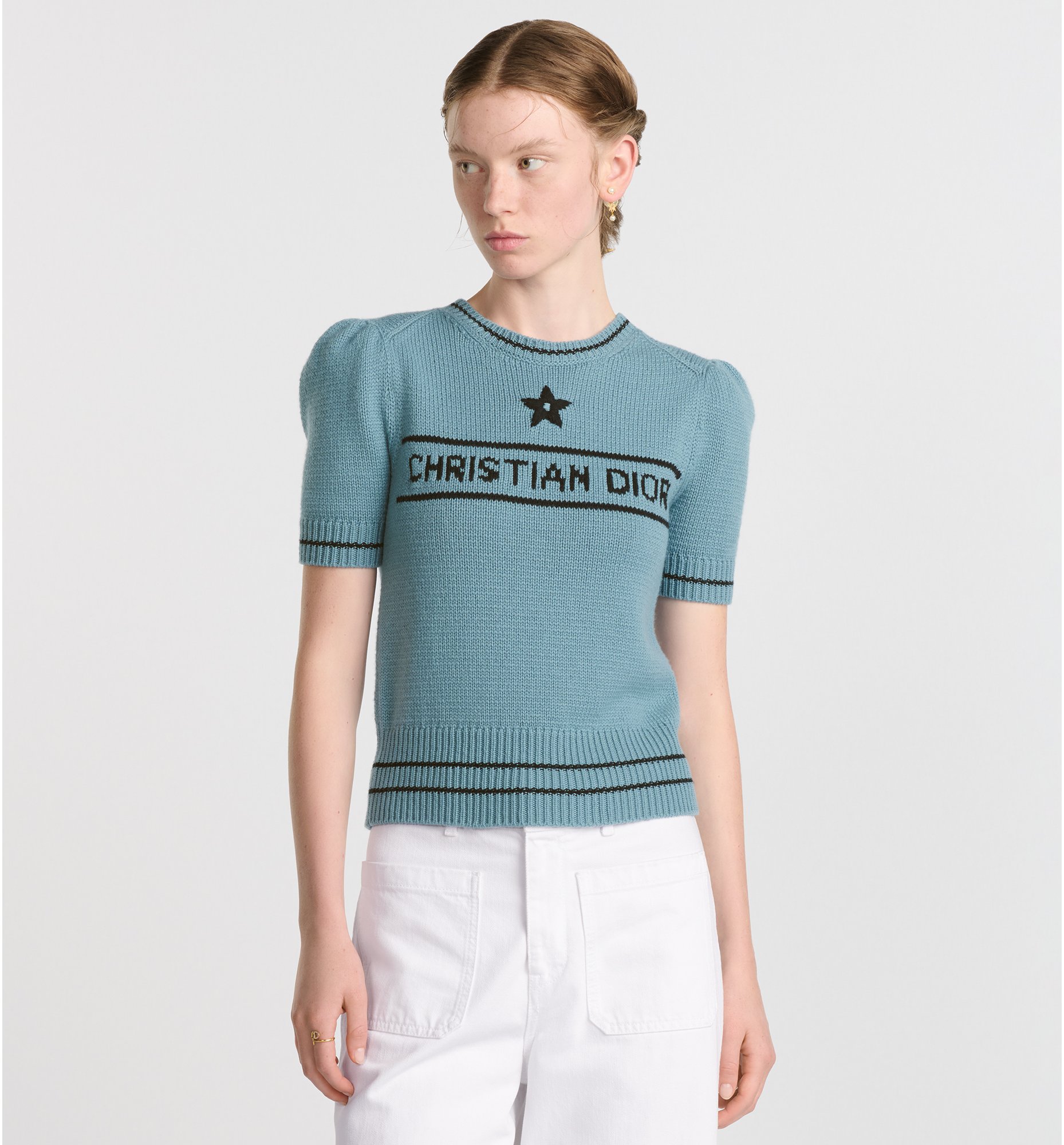 aria_look Short-Sleeved Sweater Three quarter opened view
