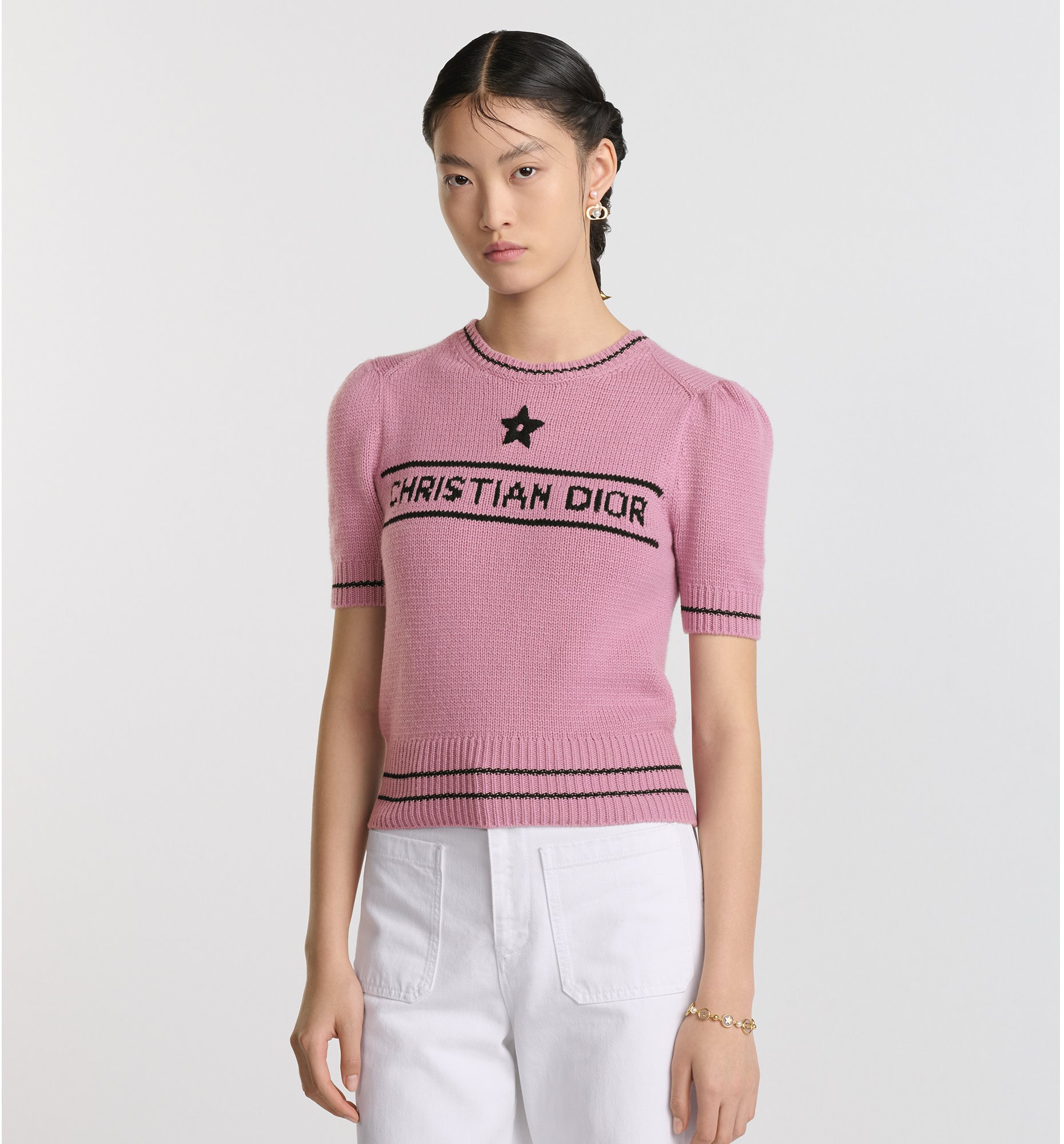 aria_look Short-Sleeved Sweater Three quarter opened view