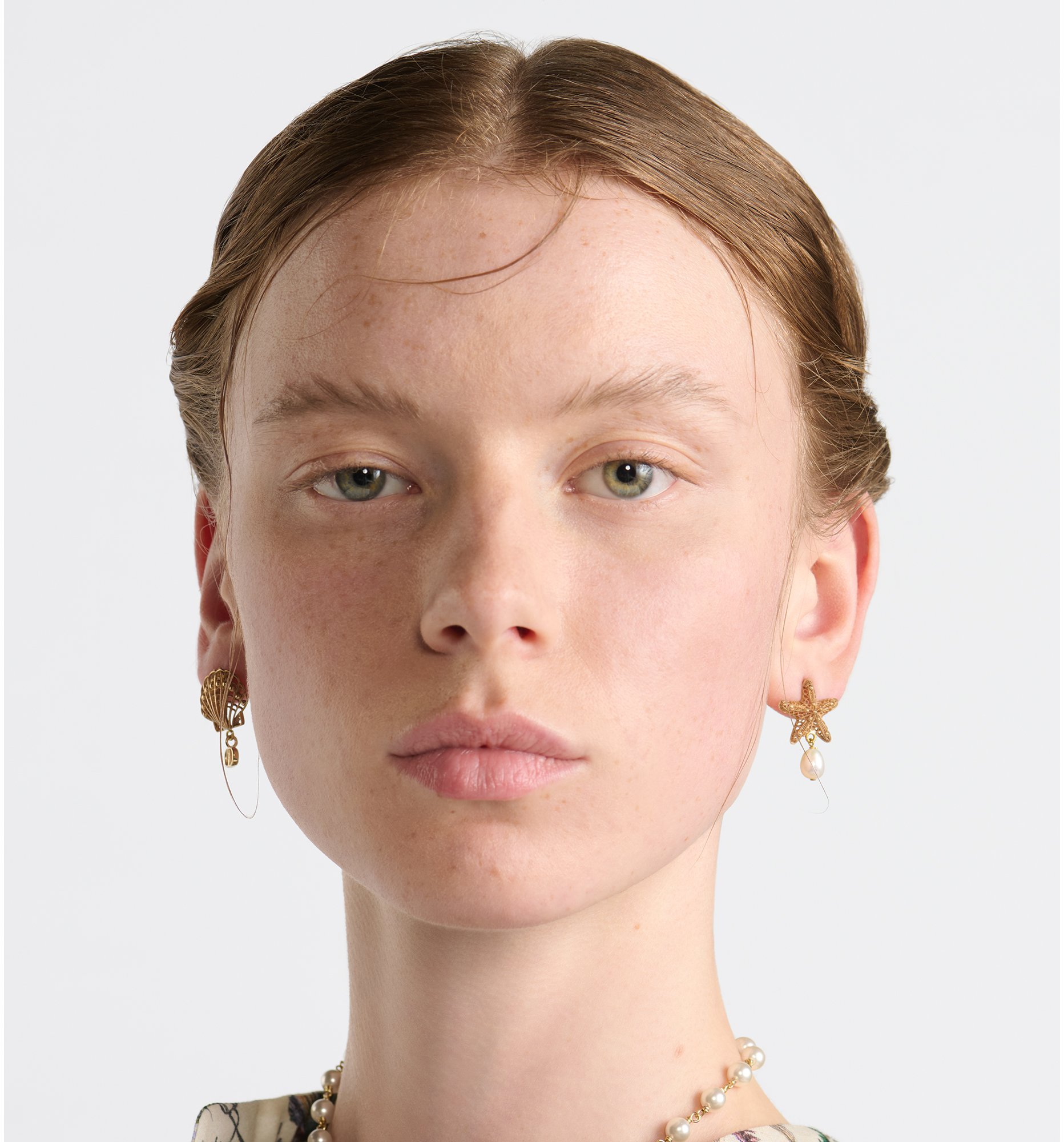 aria_look Dior Cabinet de Curiosités Earrings Back view