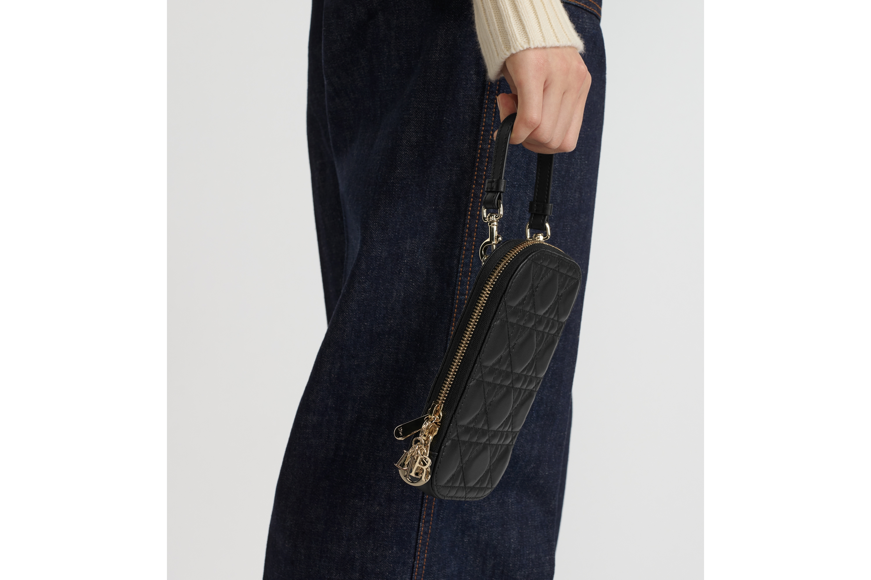 Look Lady Dior Call'in Dior Phone Holder Black Cannage Lambskin E11