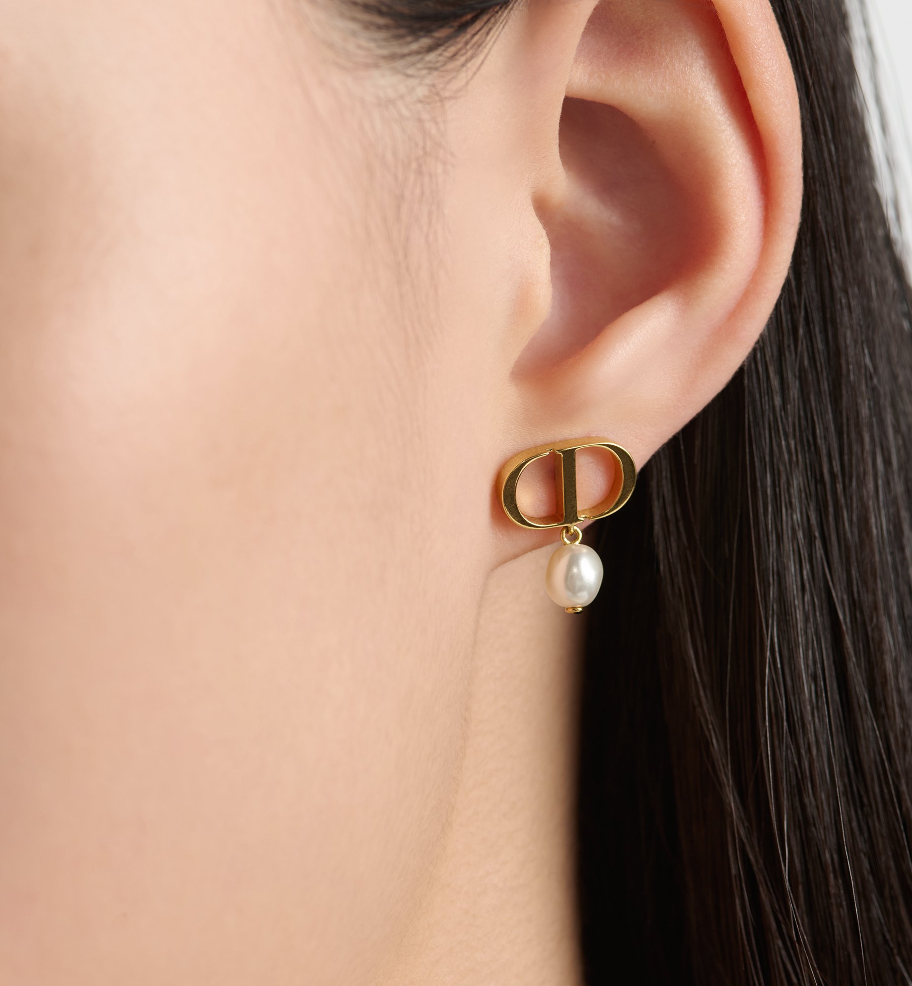DIOR | Petit CD ピアス メタル & レジンパール - アクセサリー DIOR | Petit CD ピアス メタル & レジンパール - アクセサリー
