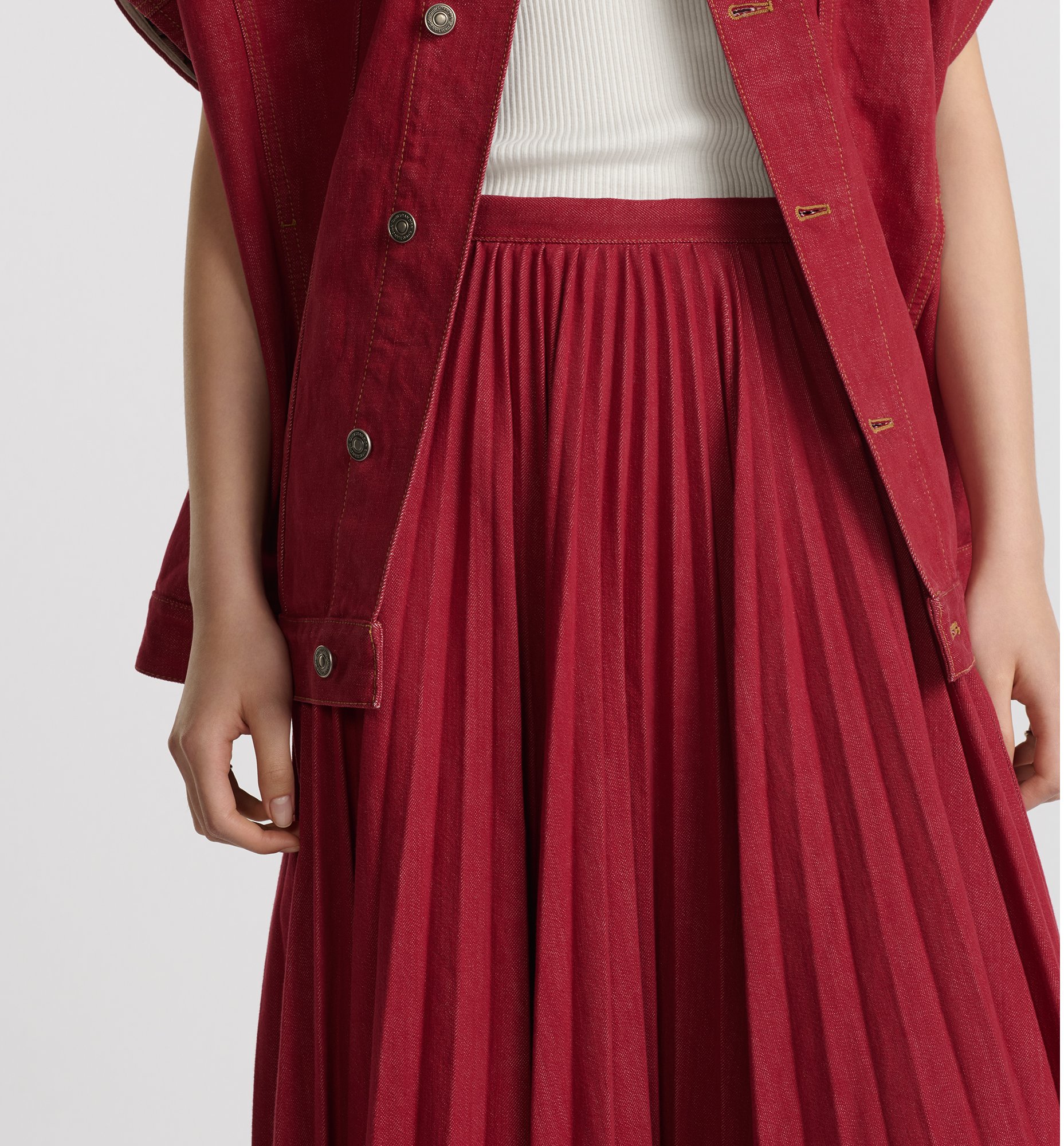 aria_look Pleated Mid-Length Skirt Worn view