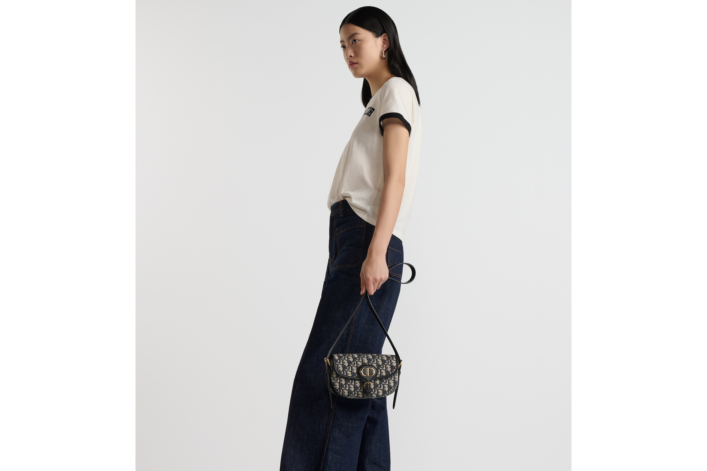 look_image_alt_prefix Dior Bobby East-West 包 藍色 Dior Oblique 緹花 E05