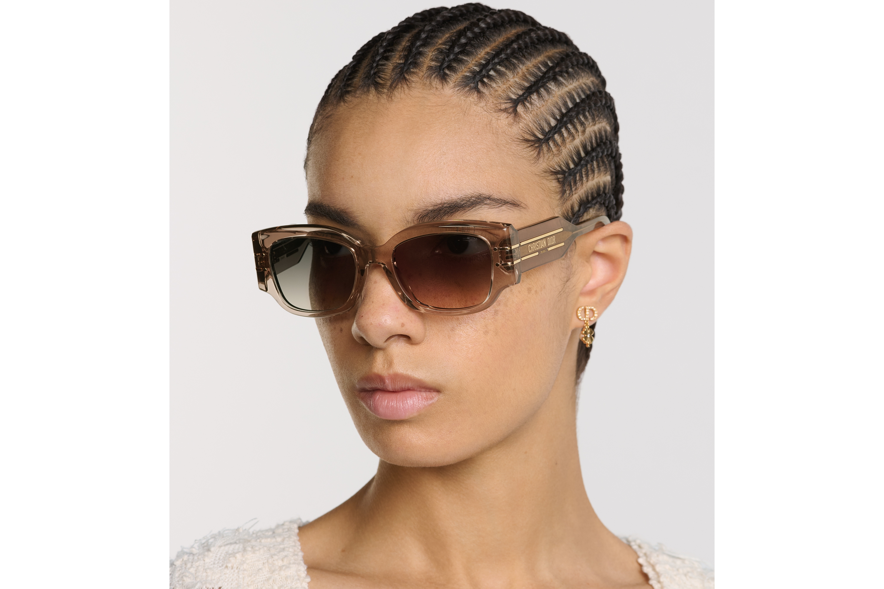 DiorSignature S13I Rechteckige Sonnenbrille in transparentem Sandbeige E07