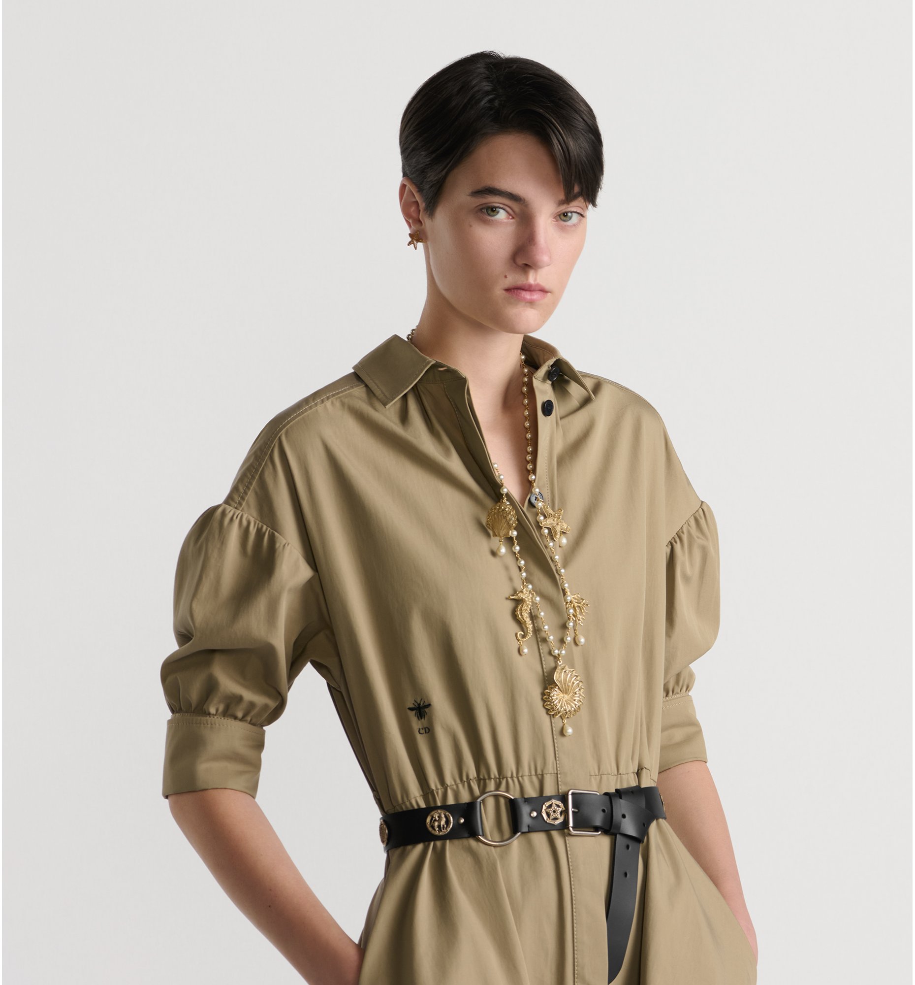 aria_look Dior Cabinet de Curiosités 長頸鏈 aria_threeQuarterOpenedView