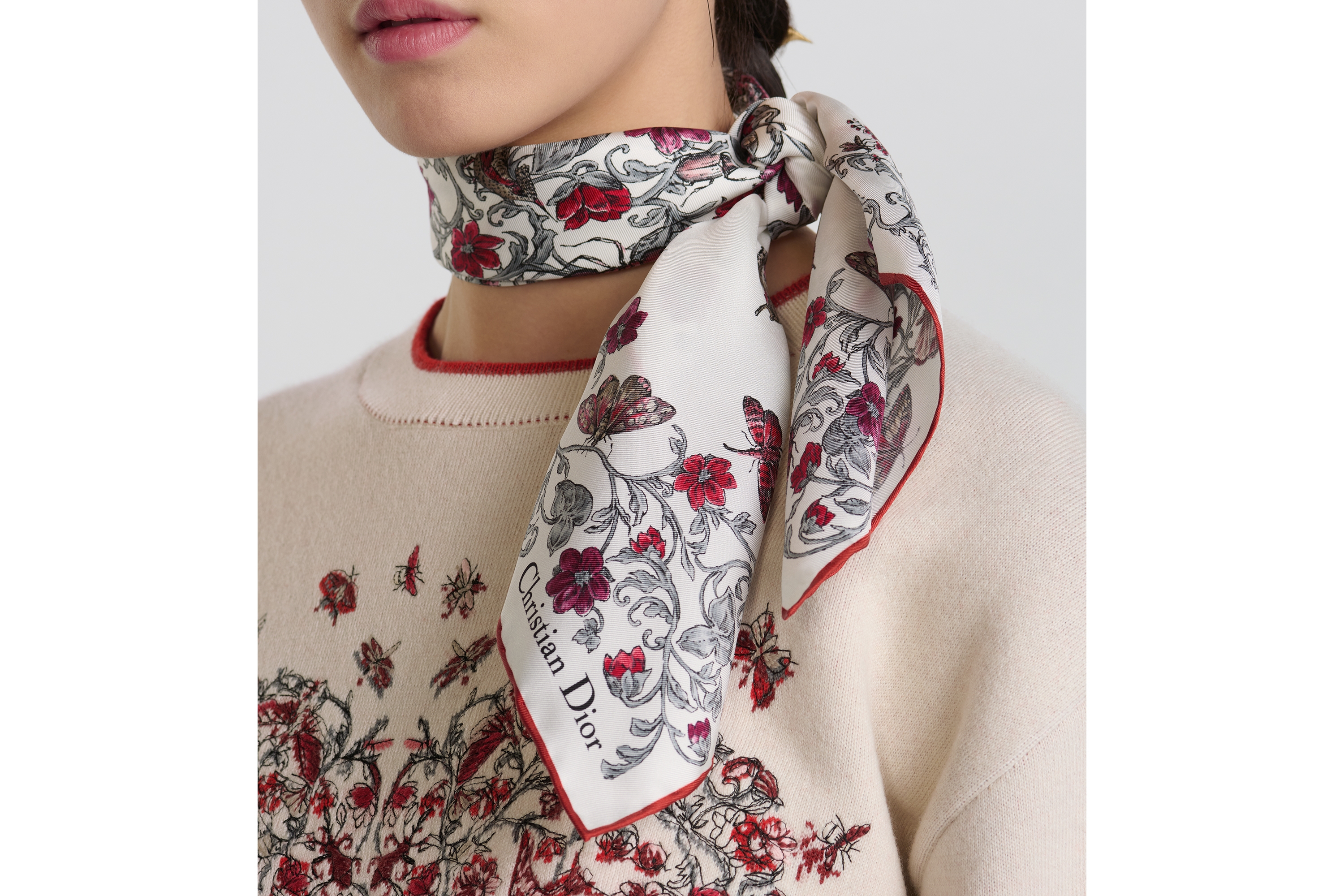 Dioramour Cœur des Curiosités 70 Square Scarf Ivory and Red Silk 