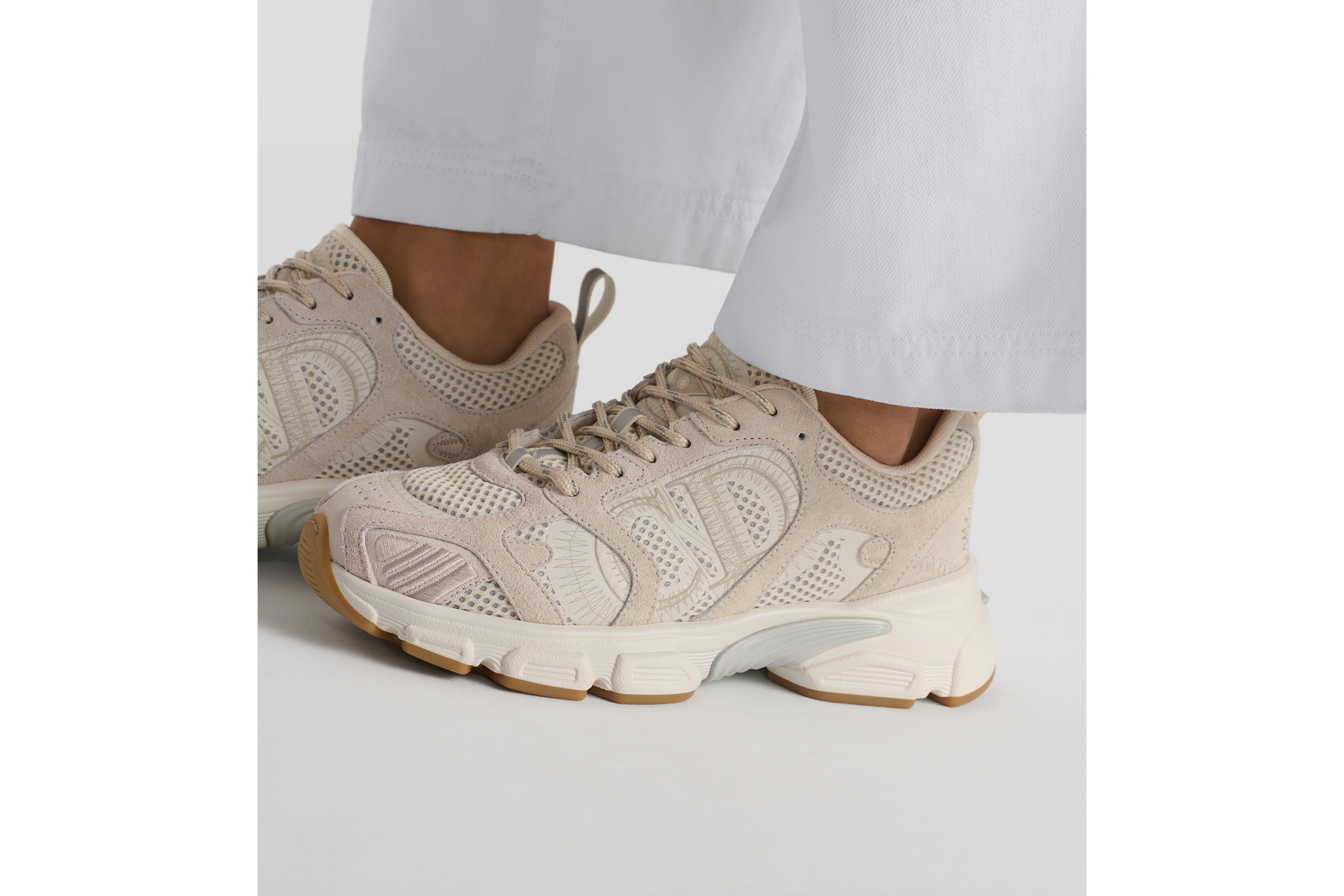 look_image_alt_prefix Dior Chrono 運動鞋 米色織網和麂面小牛皮 E15