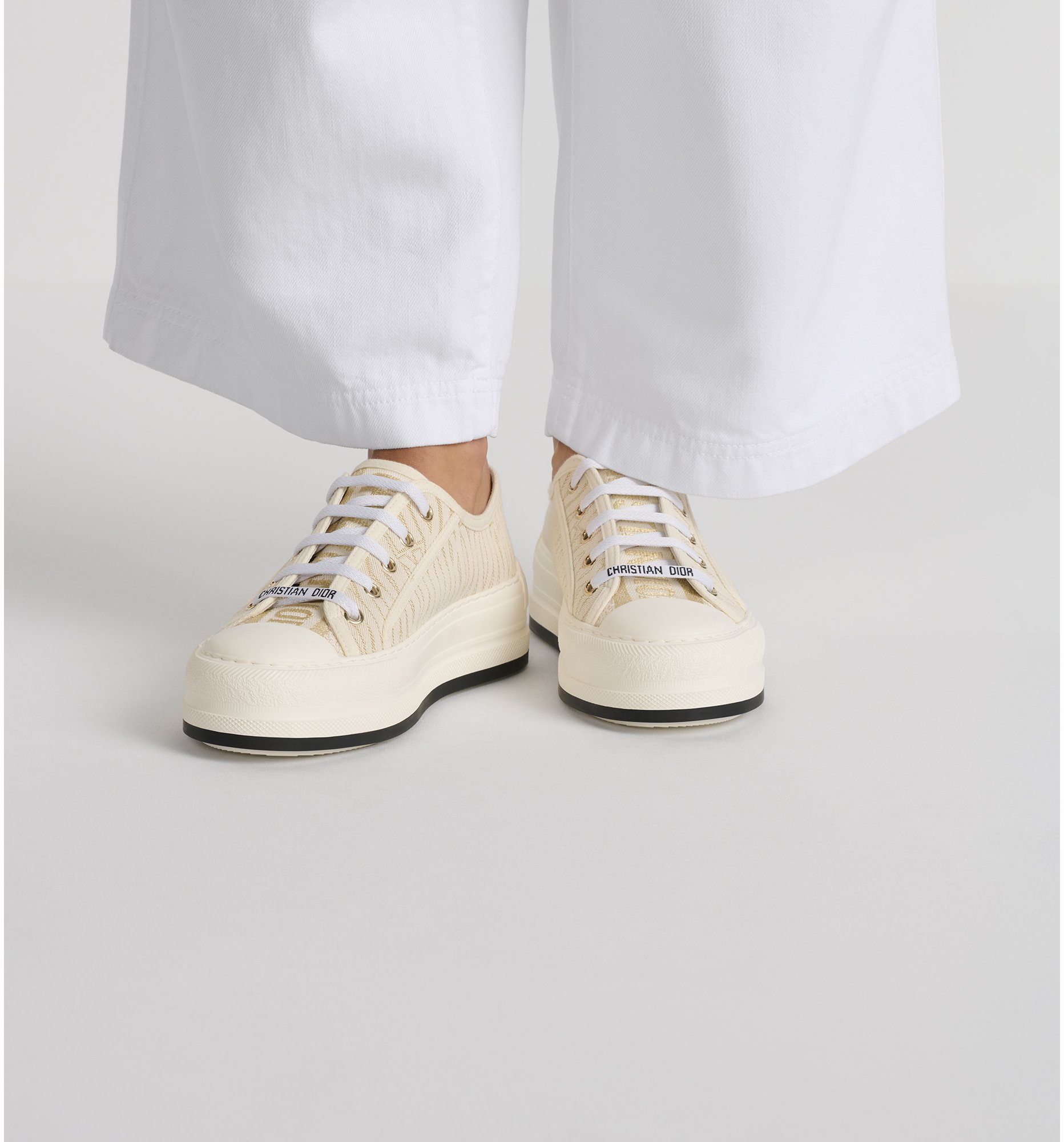 aria_look Dior Or Walk'n'Dior Platform Sneaker