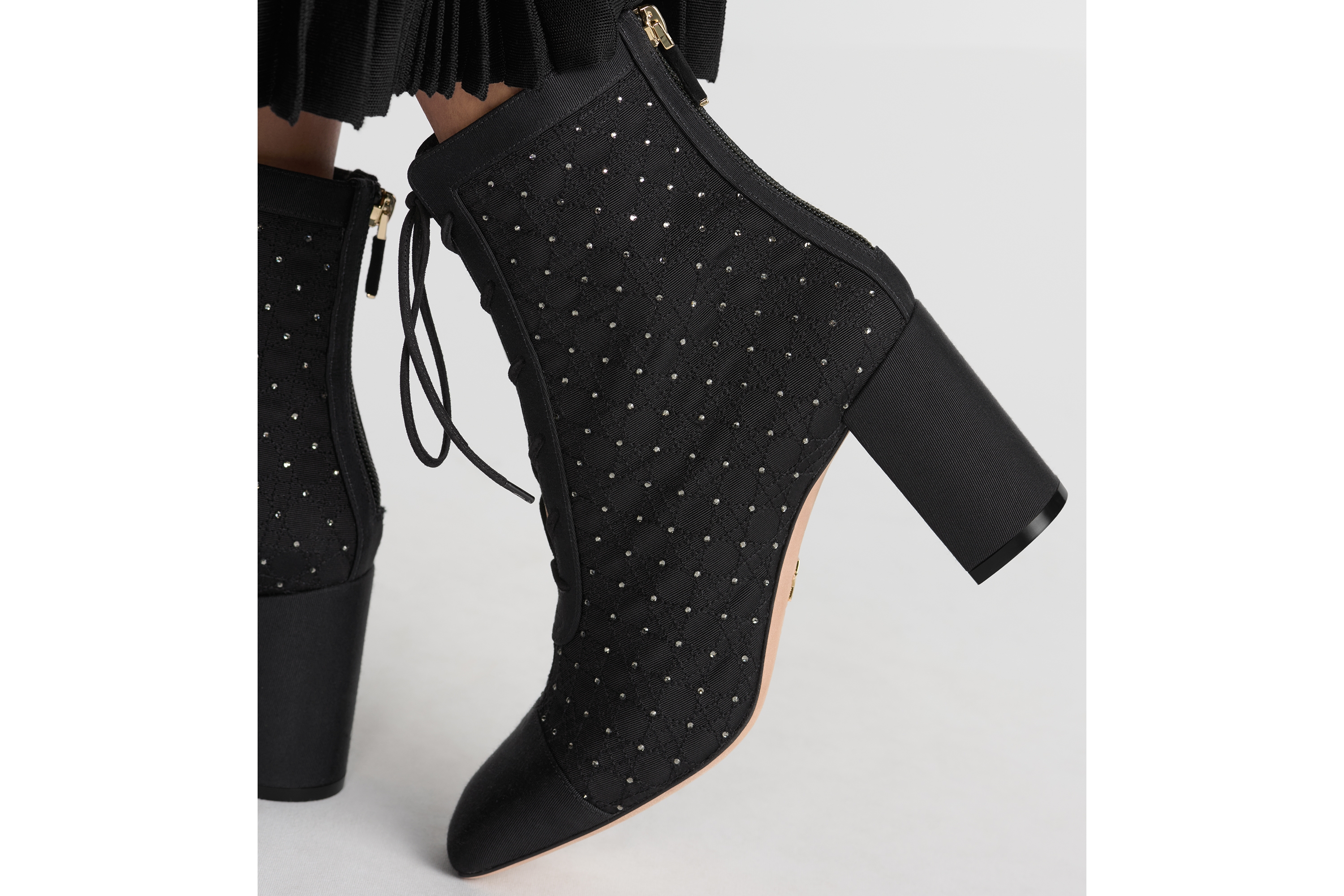 Look Naughtily-D Heeled Ankle Boot Black Cannage Grosgrain with Silver-Finish Studs E15