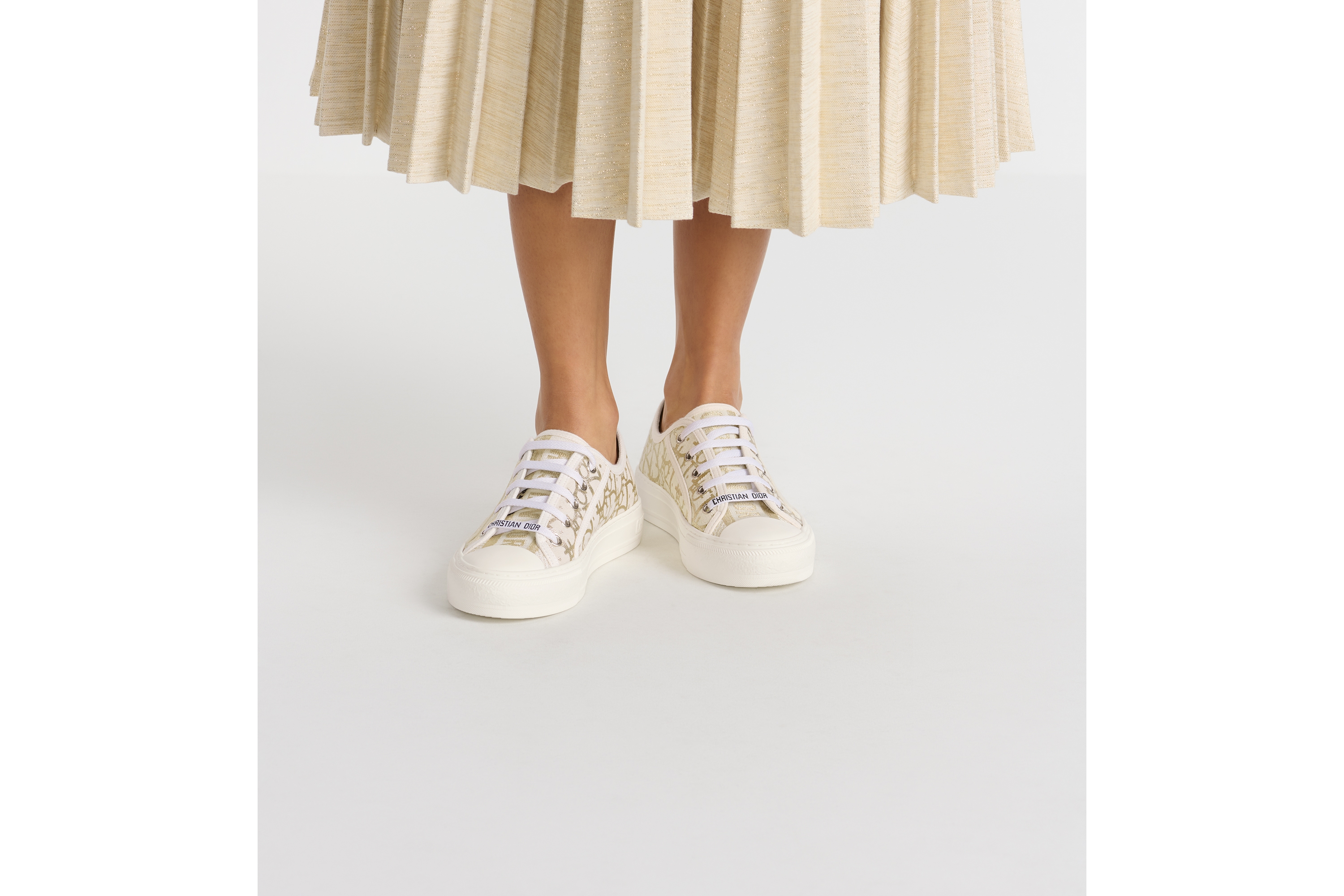 Look Sneaker Walk'n'Dior Toile de coton blanc imprimé du motif Dior Oblique doré E14