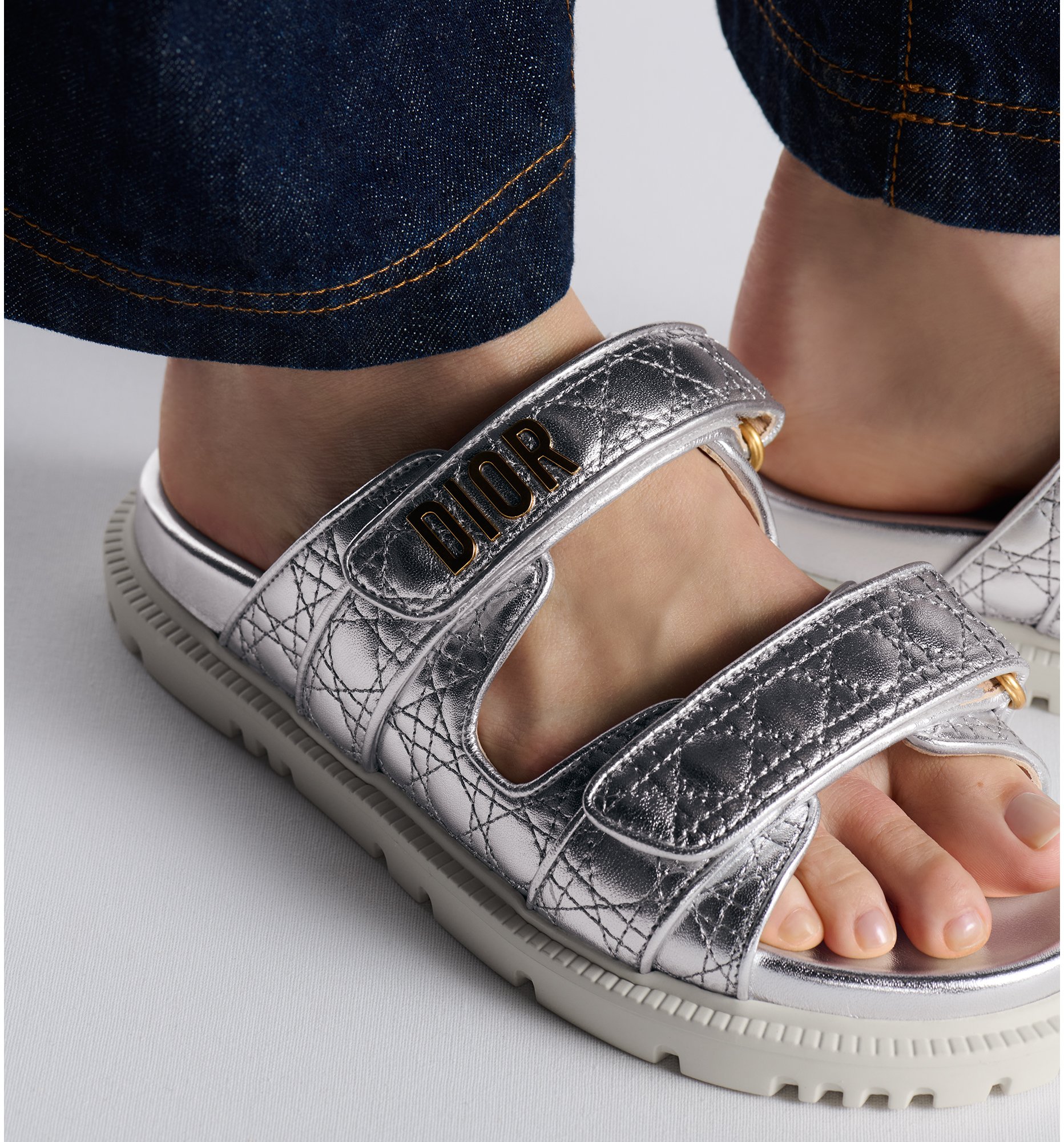 aria_look Dior Or Dioract Slide