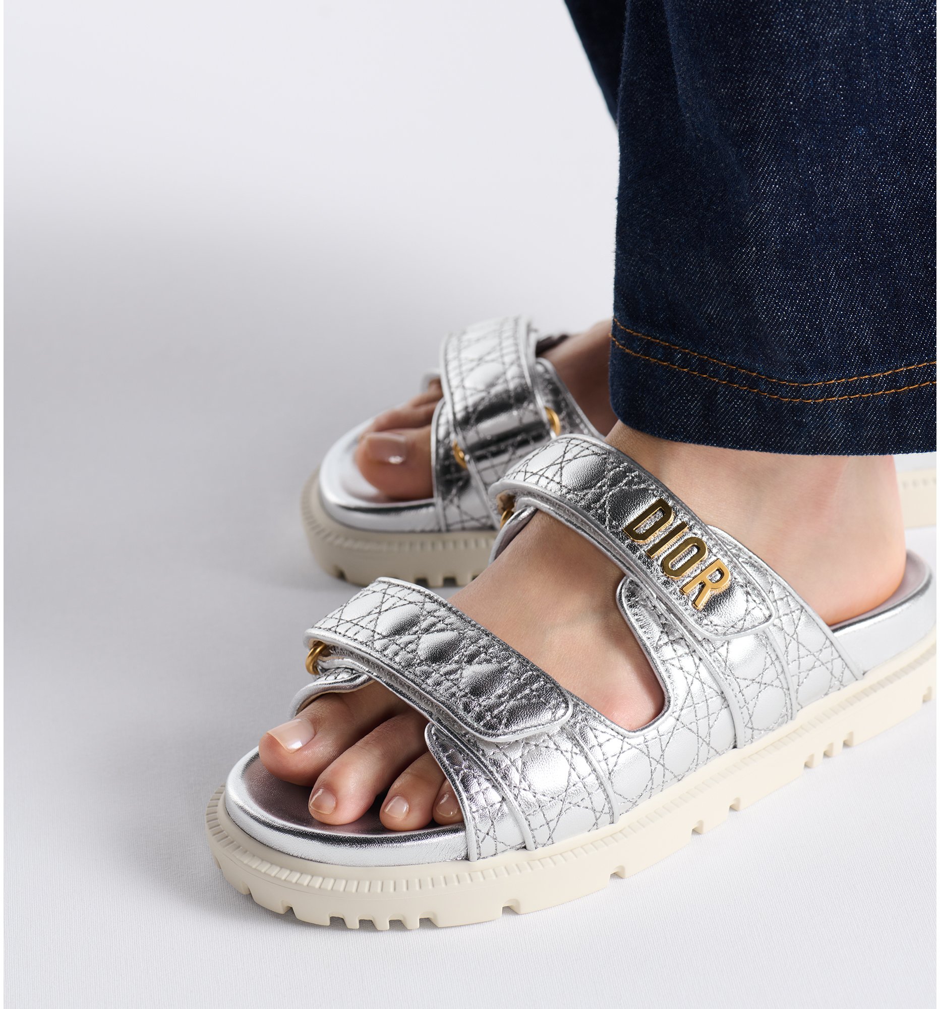 aria_look Dior Or Dioract Slide