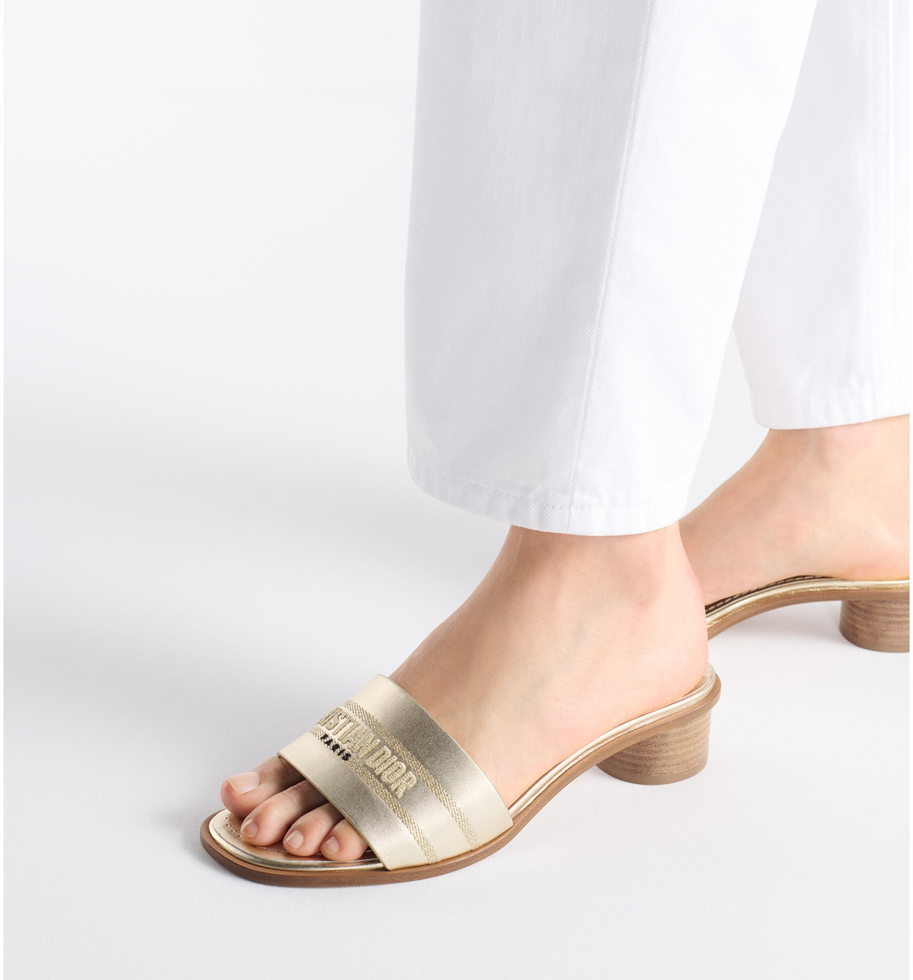 aria_look Dway Heeled Slide