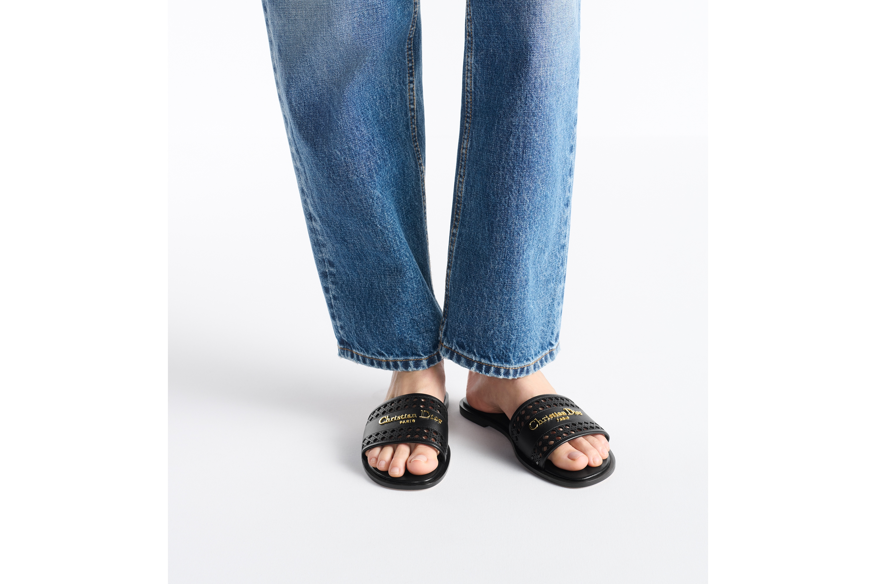 look_image_alt_prefix D-Lane-muiltje Zwart kalfsleer met opengewerkt Microcannage-motief E14