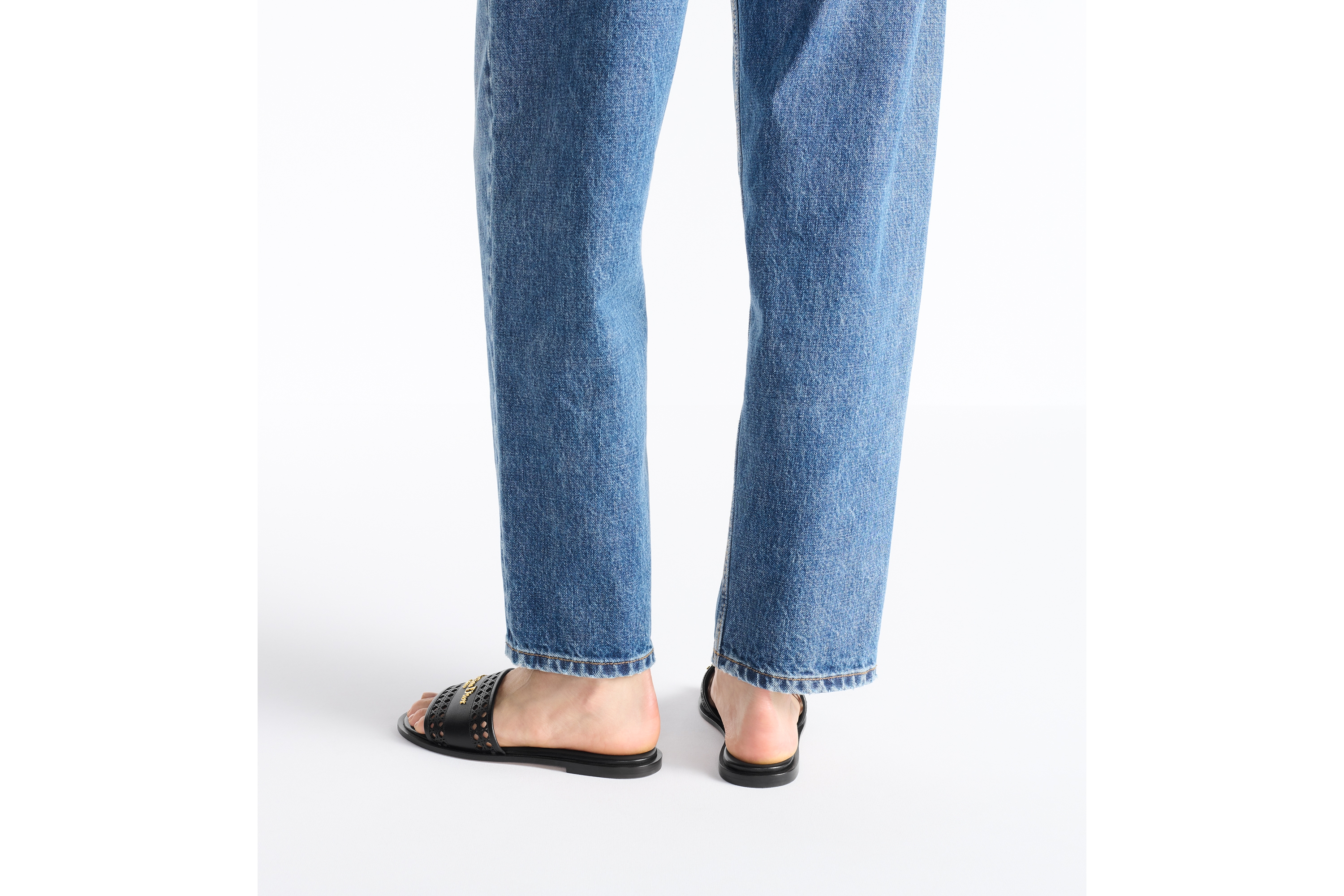 look_image_alt_prefix D-Lane-muiltje Zwart kalfsleer met opengewerkt Microcannage-motief E16