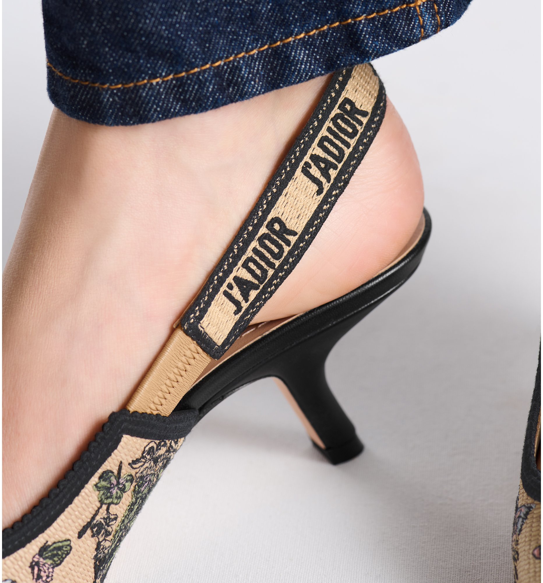 aria_look J'Adior Slingback Pump