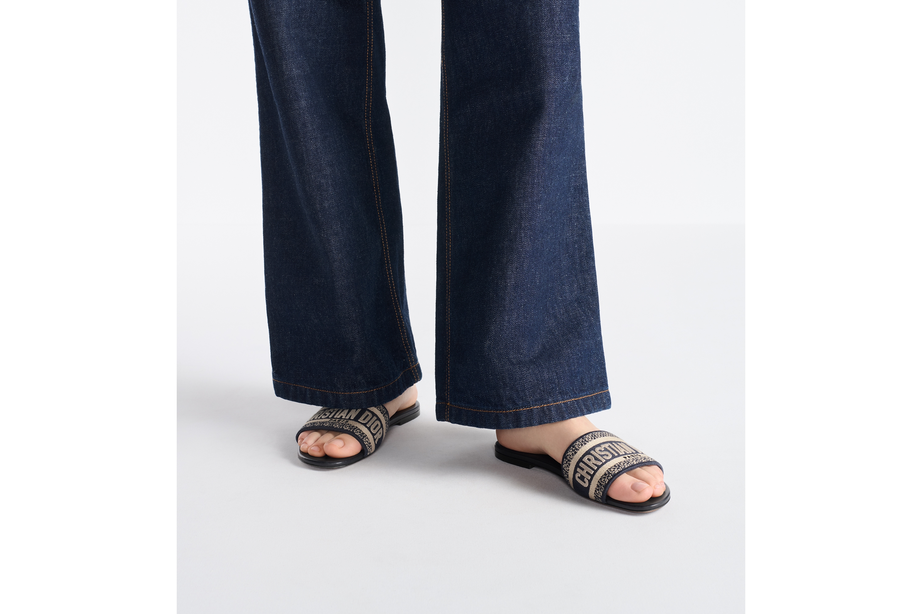 Look Dway Slide Deep Blue Embroidered Cotton E14