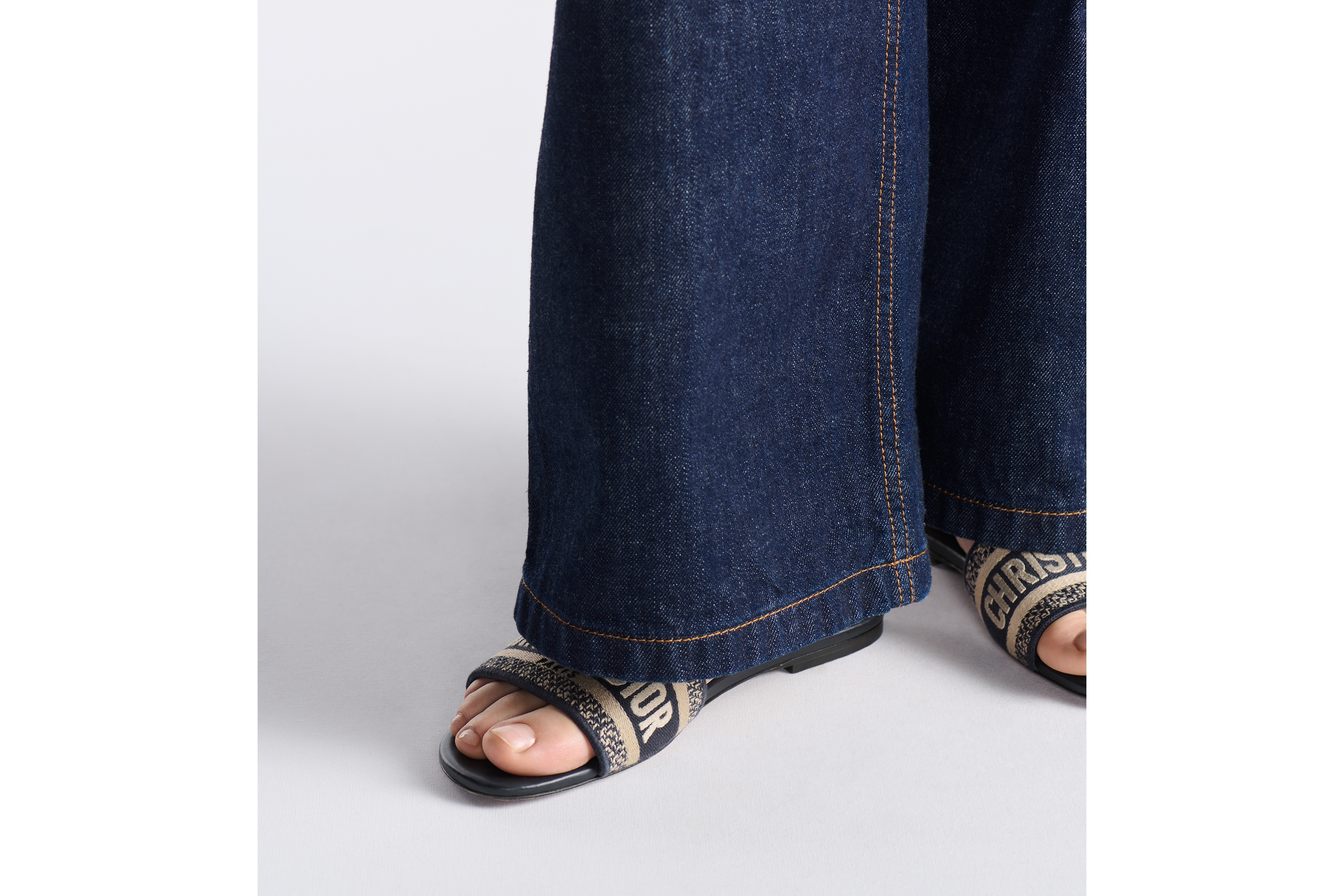 Look Dway Slide Deep Blue Embroidered Cotton E15