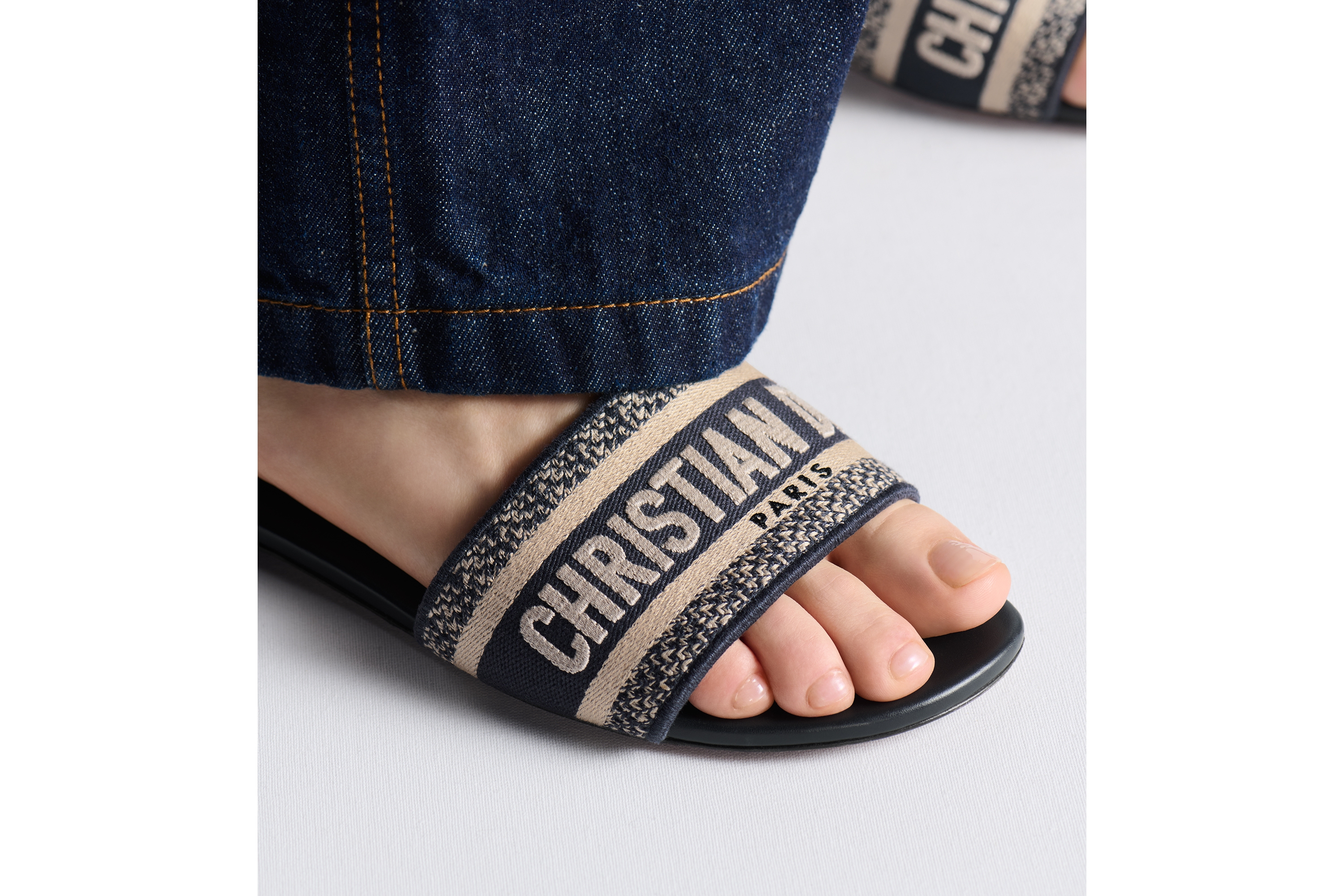 Look Dway Slide Deep Blue Embroidered Cotton E17