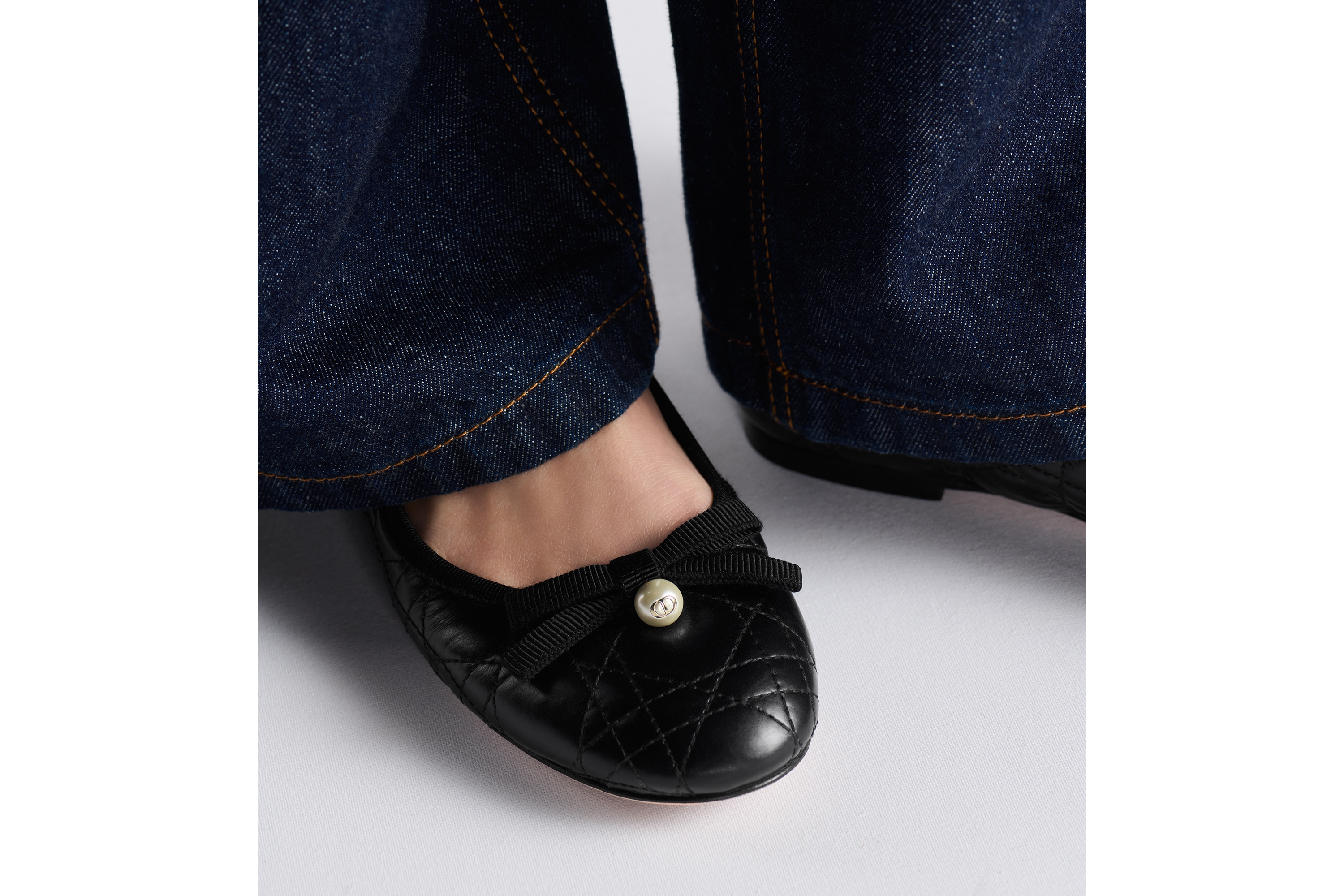 look_image_alt_prefix Dior Ballet Ballerina Gestepptes Cannage Kalbsleder in Schwarz E15