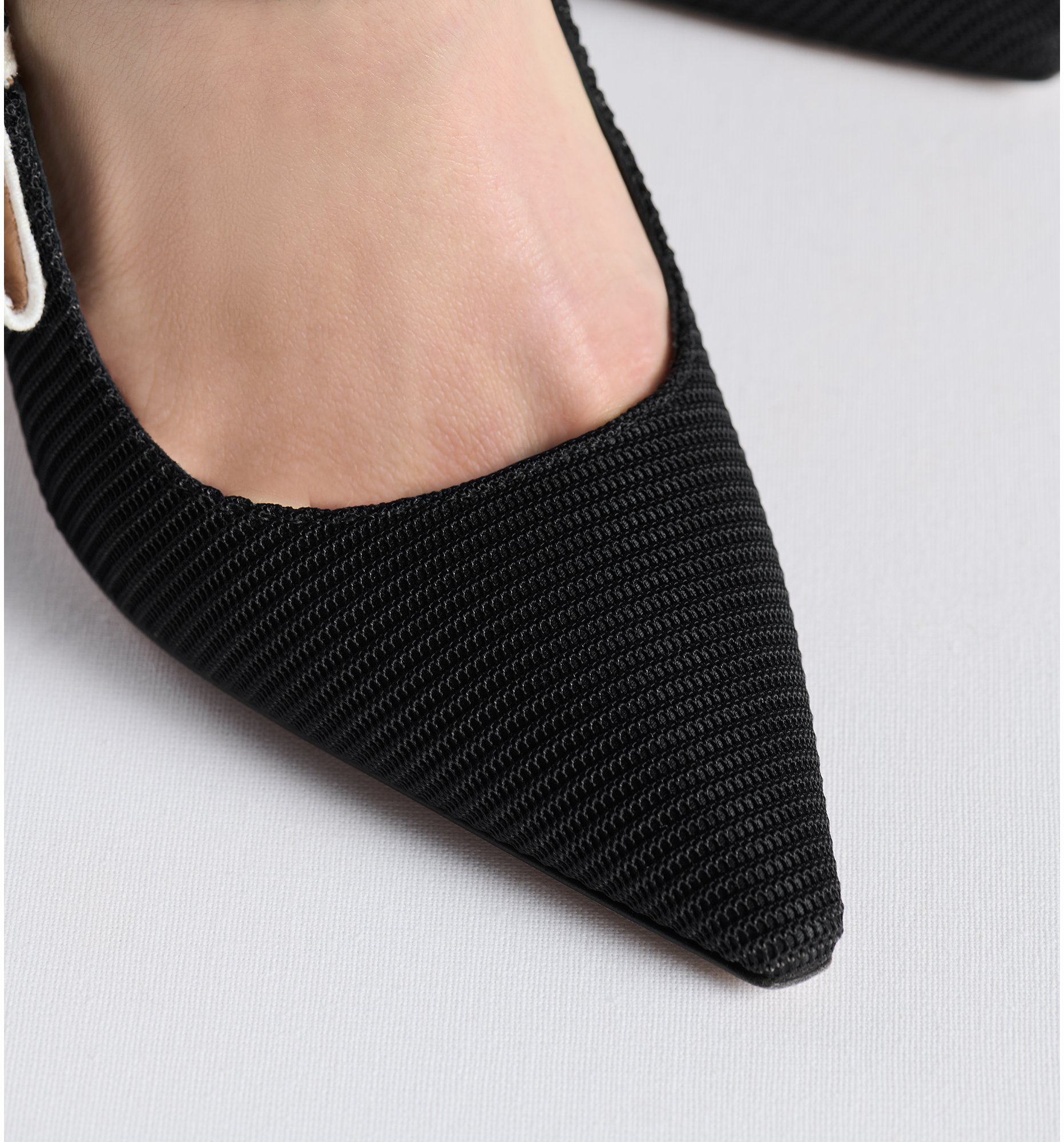aria_look J'Adior Slingback Pump