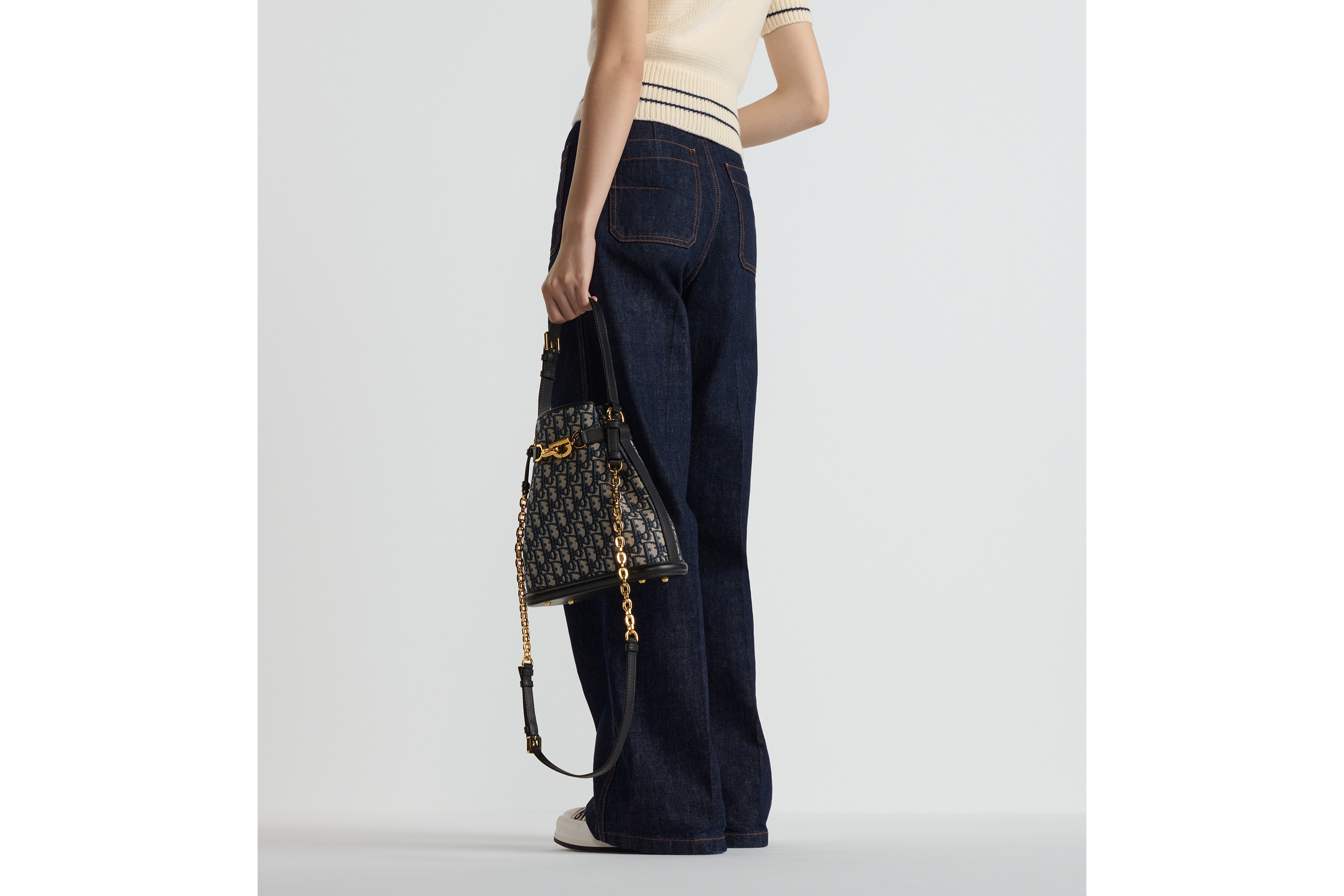 look_image_alt_prefix Mittelgroße C'est Dior Tasche Dior Oblique Jacquard in Blau E10