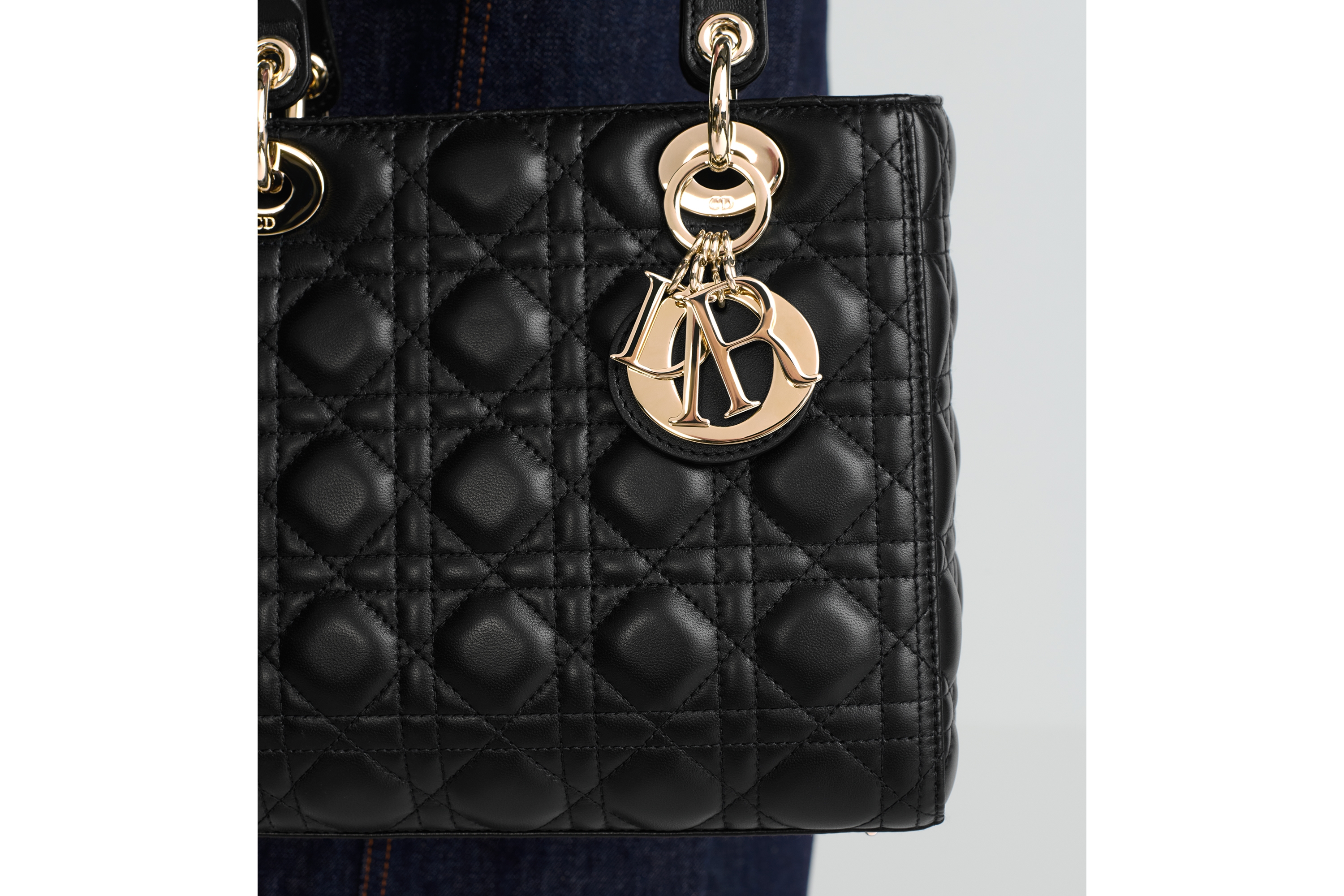 Look Medium Lady Dior Bag Black Cannage Lambskin E17
