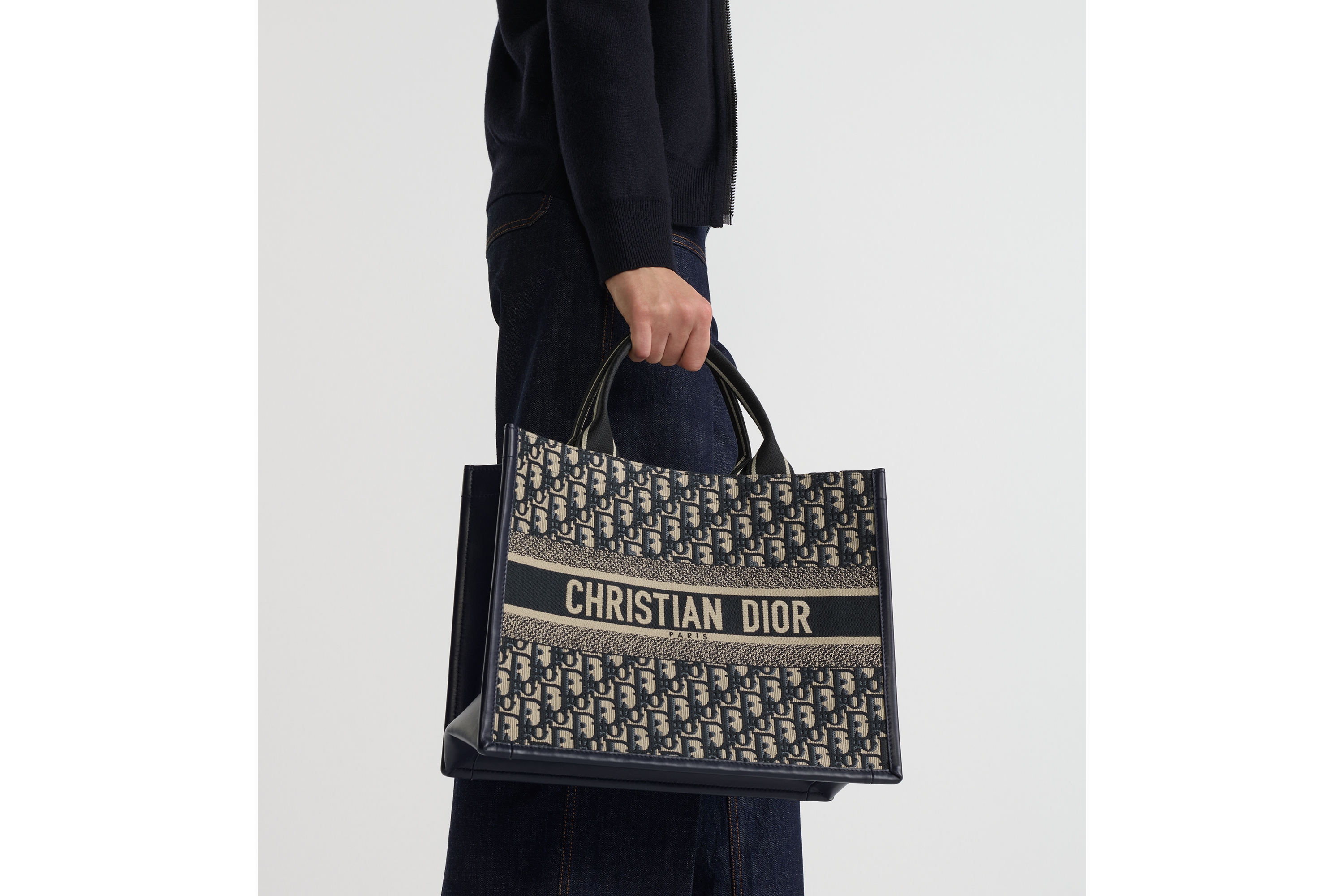 Dior Book Tote 미디엄 백 블루 Dior Oblique 자수 & 송아지 가죽 (36.5 x 28 x 16.5cm) E11