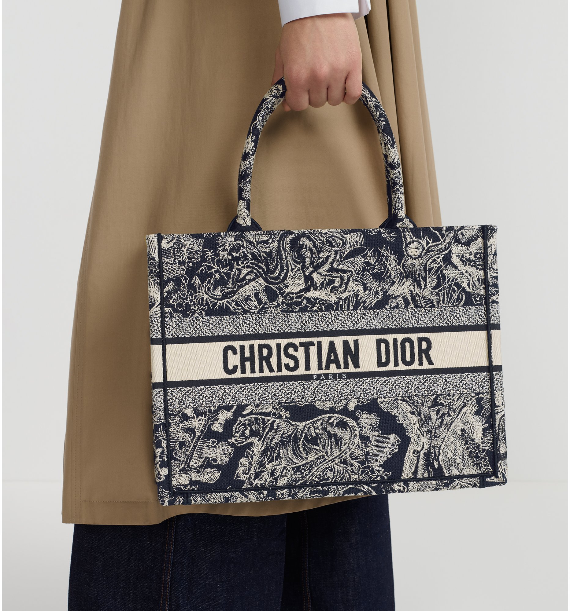 디올 미디엄 Dior 북 토트백 M1296ZRGO_M35I