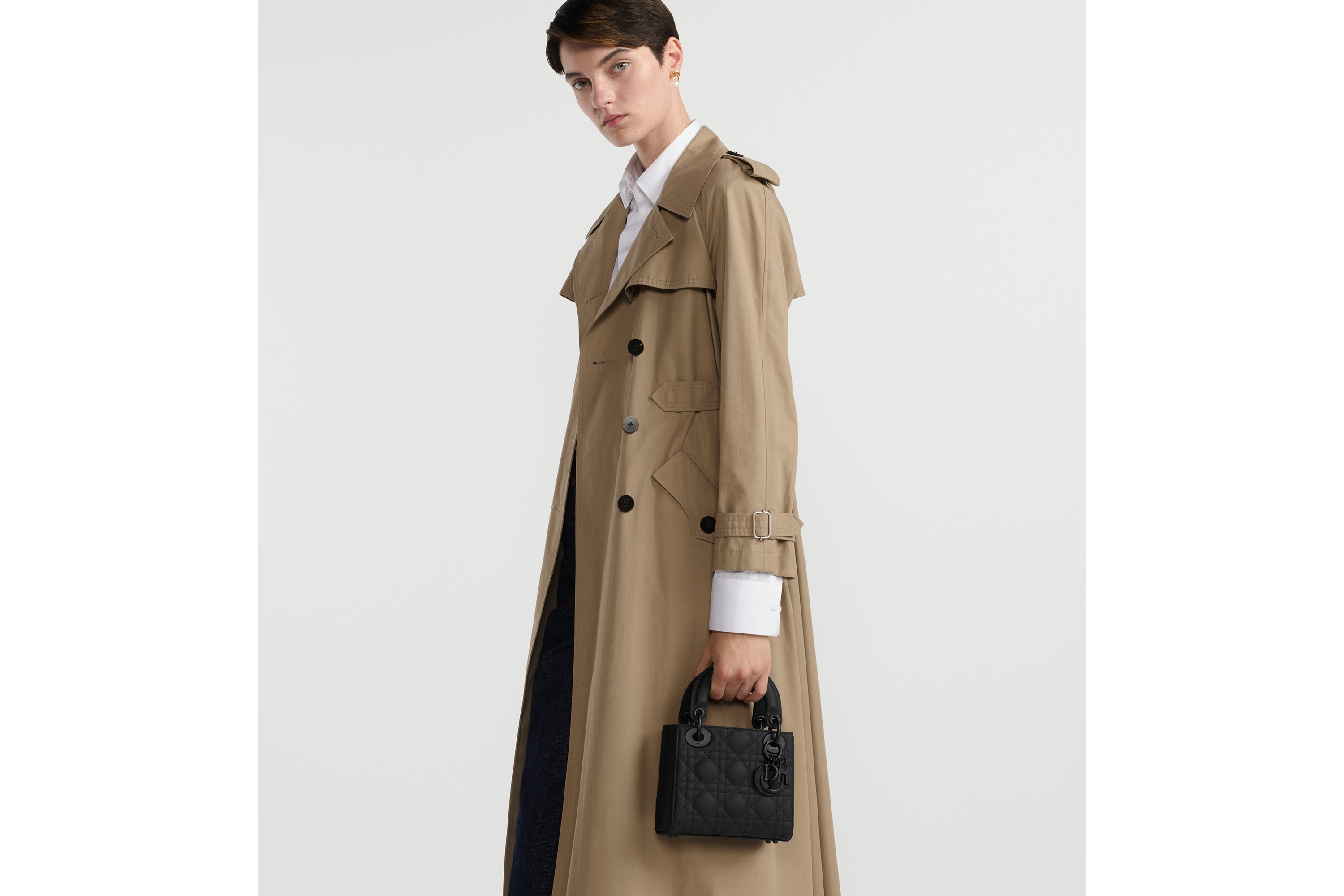 look_image_alt_prefix Mini Lady Dior-tas Zwart ultramat kalfsleer met Cannage-motief E05