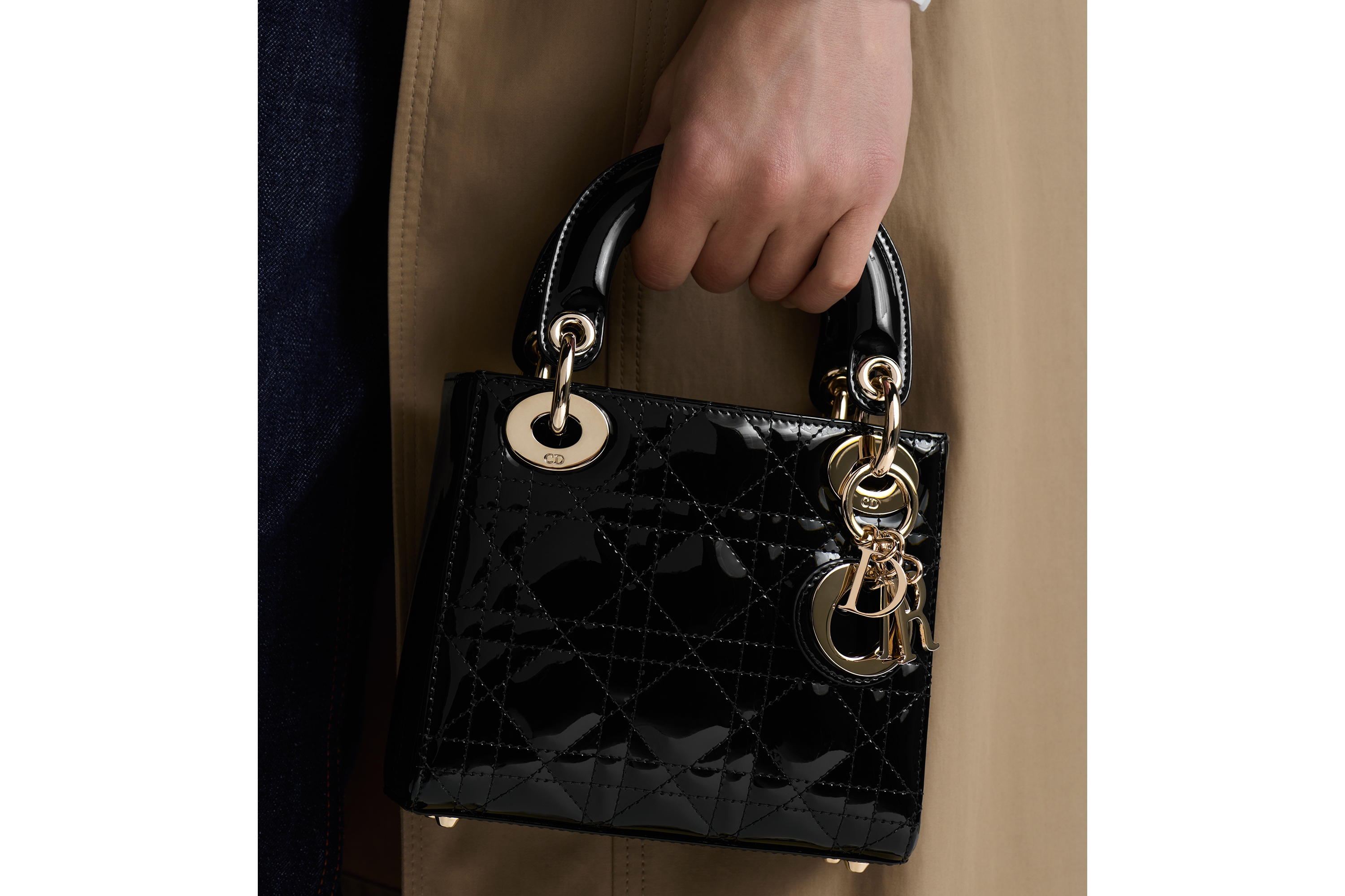 look_image_alt_prefix Mini Lady Dior Tasche Cannage Kalbslackleder in Schwarz E10