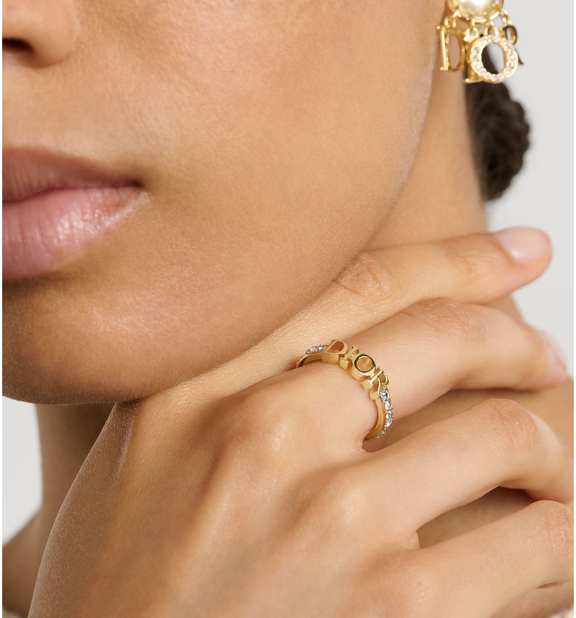 Dio(r)evolution Ring Gold-Finish Metal and White Crystals | DIOR