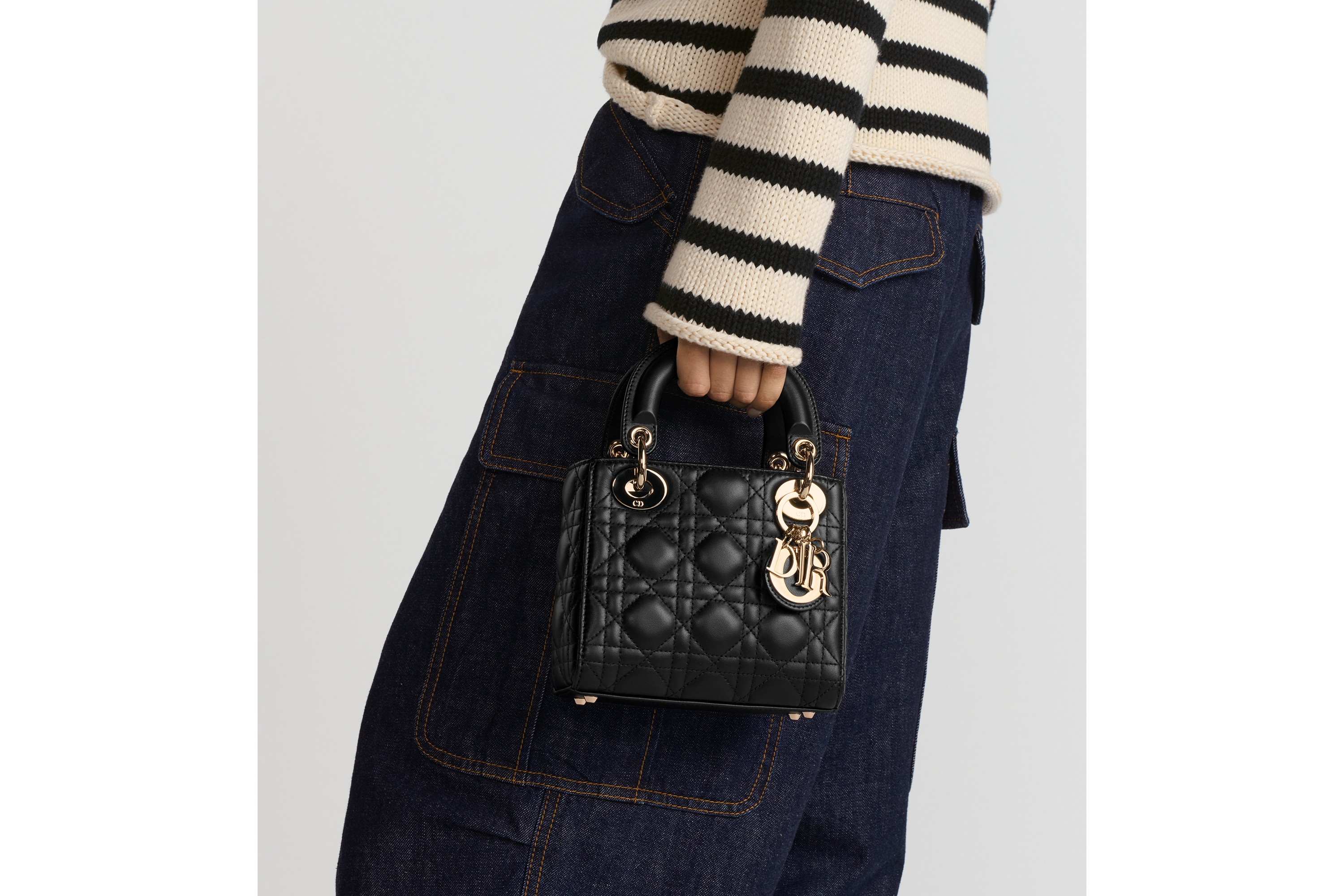 look_image_alt_prefix Mini Lady Dior Tasche Cannage Lammleder in Schwarz E10