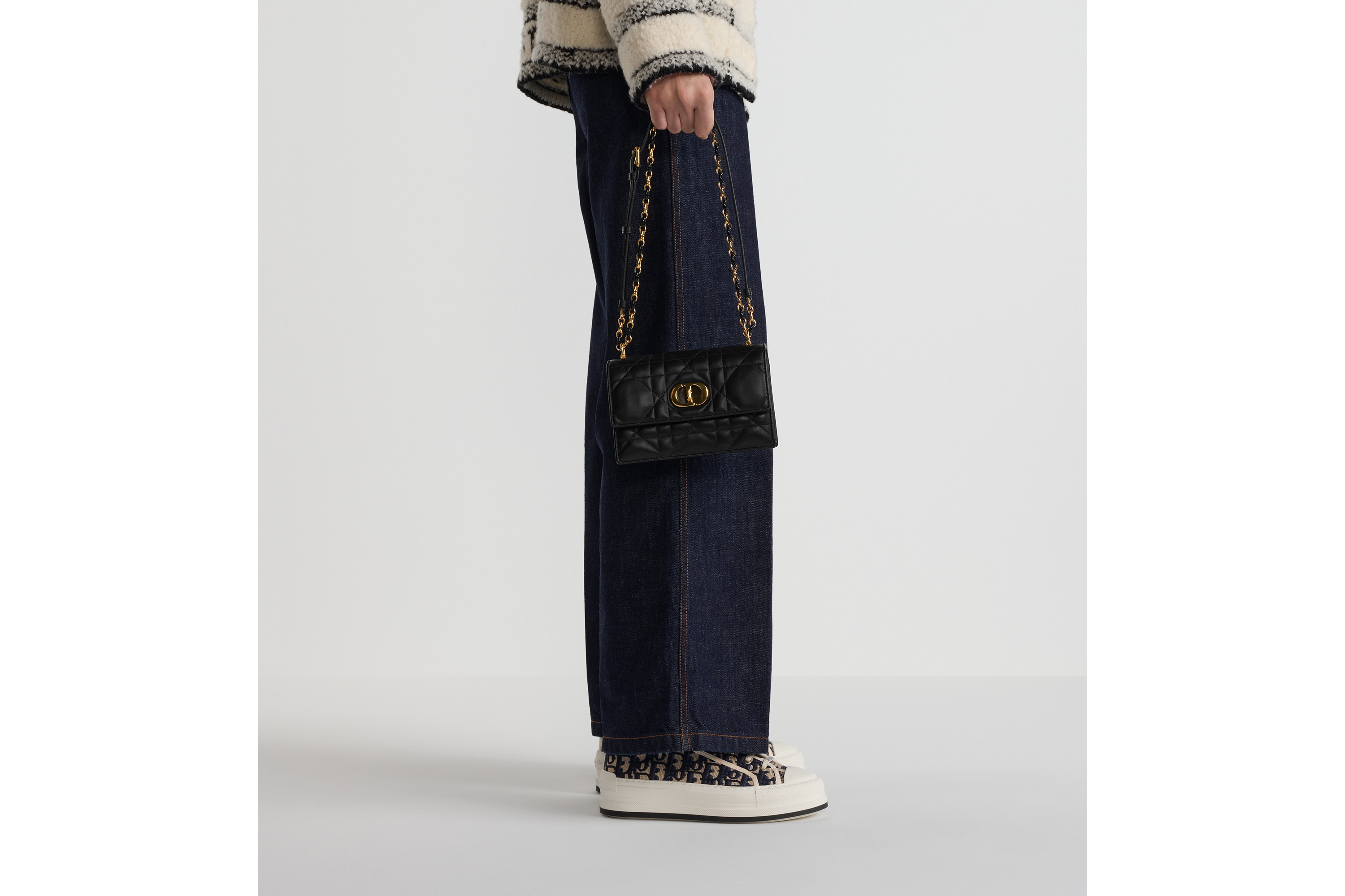 look_image_alt_prefix Miss Caro Minitasche Macrocannage Lammleder in Schwarz E11