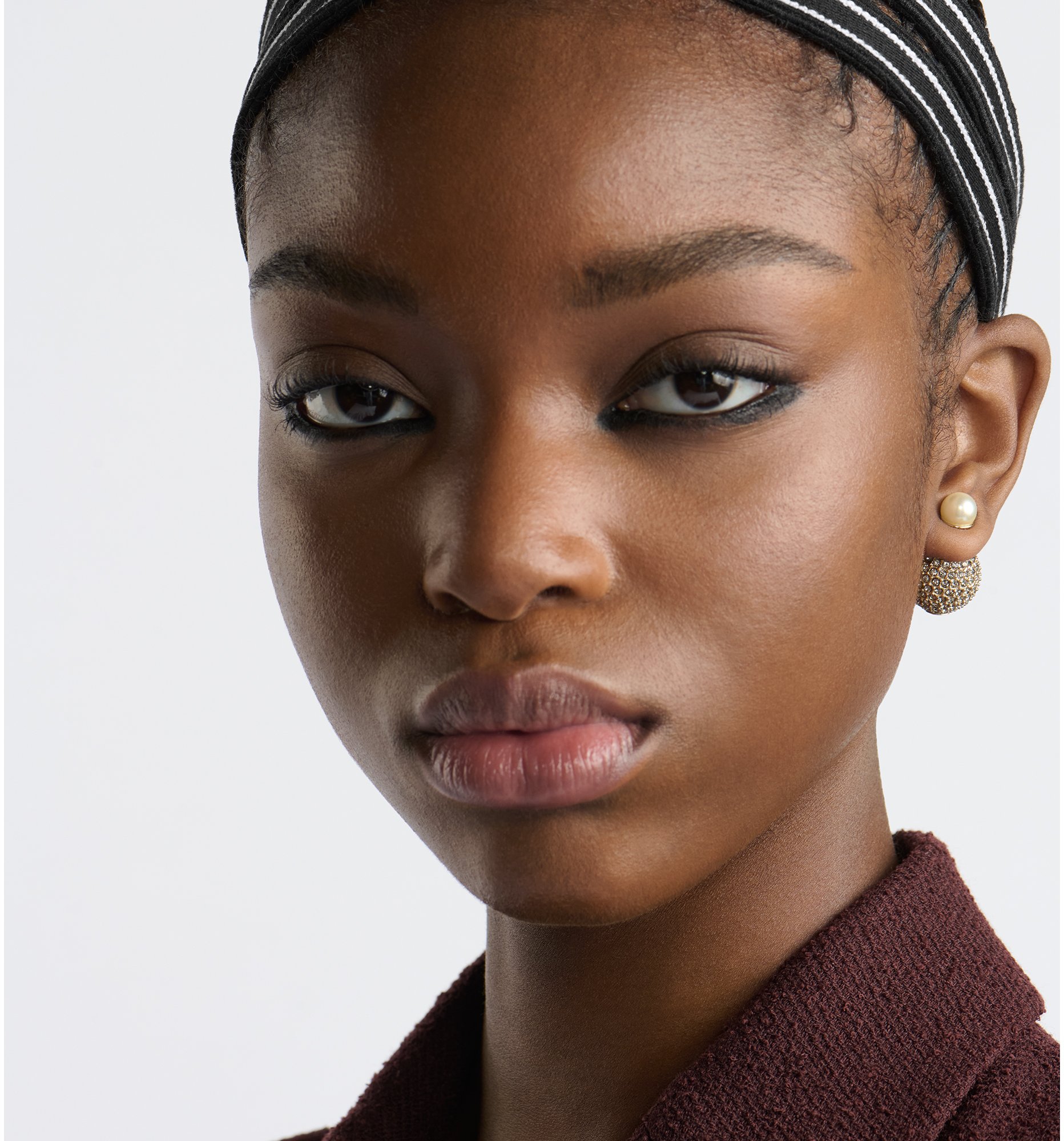 aria_look Dior Tribales Earrings Unfolded view