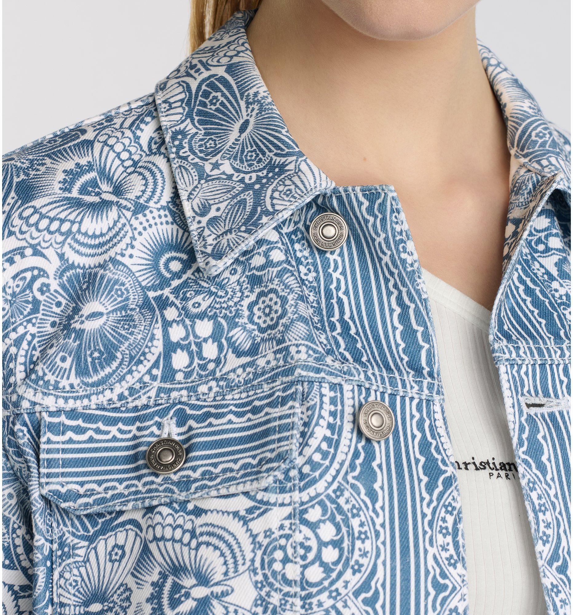aria_look Jacket Worn view cropped