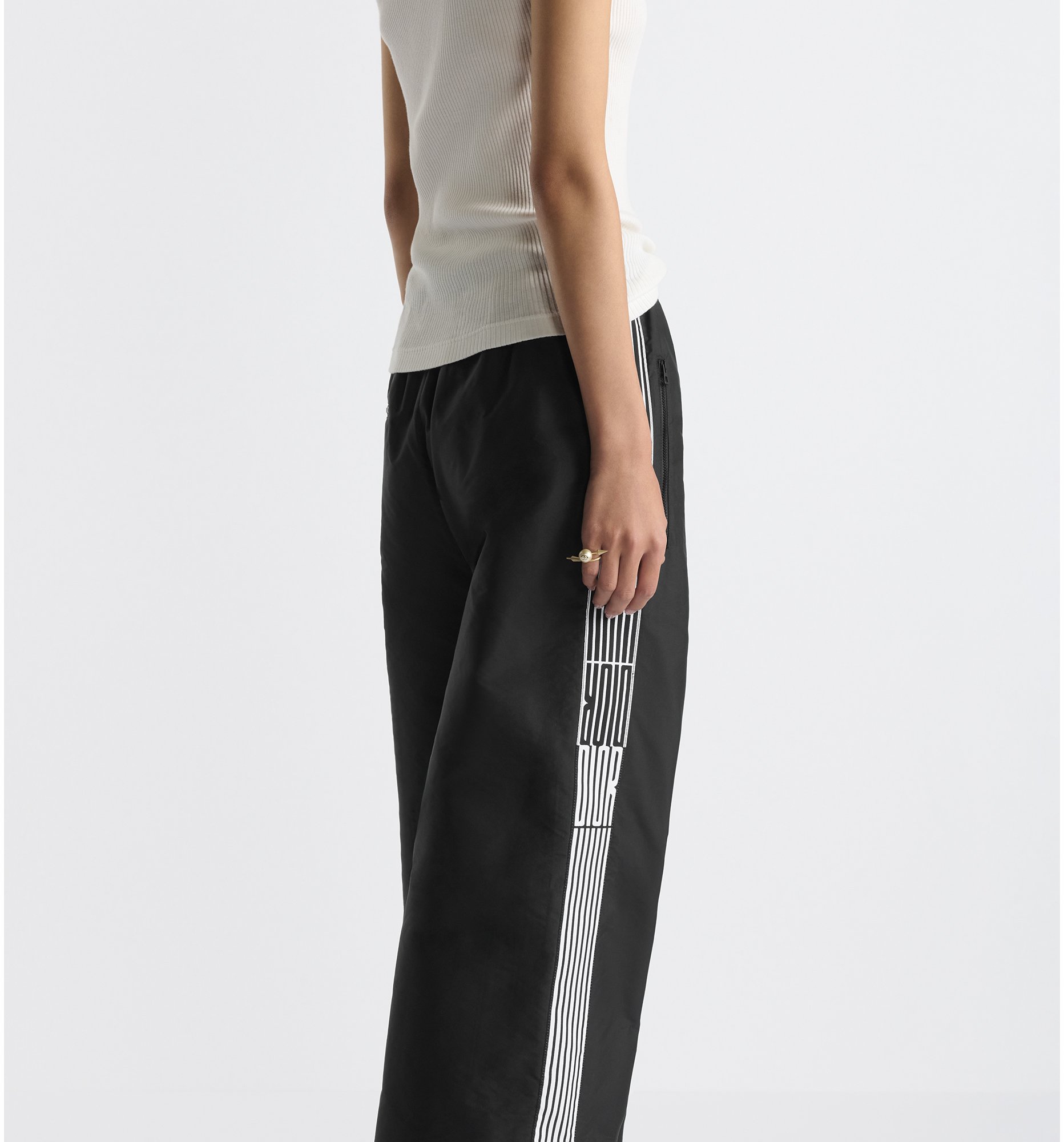 aria_look Loose Flared Pants Detailed view