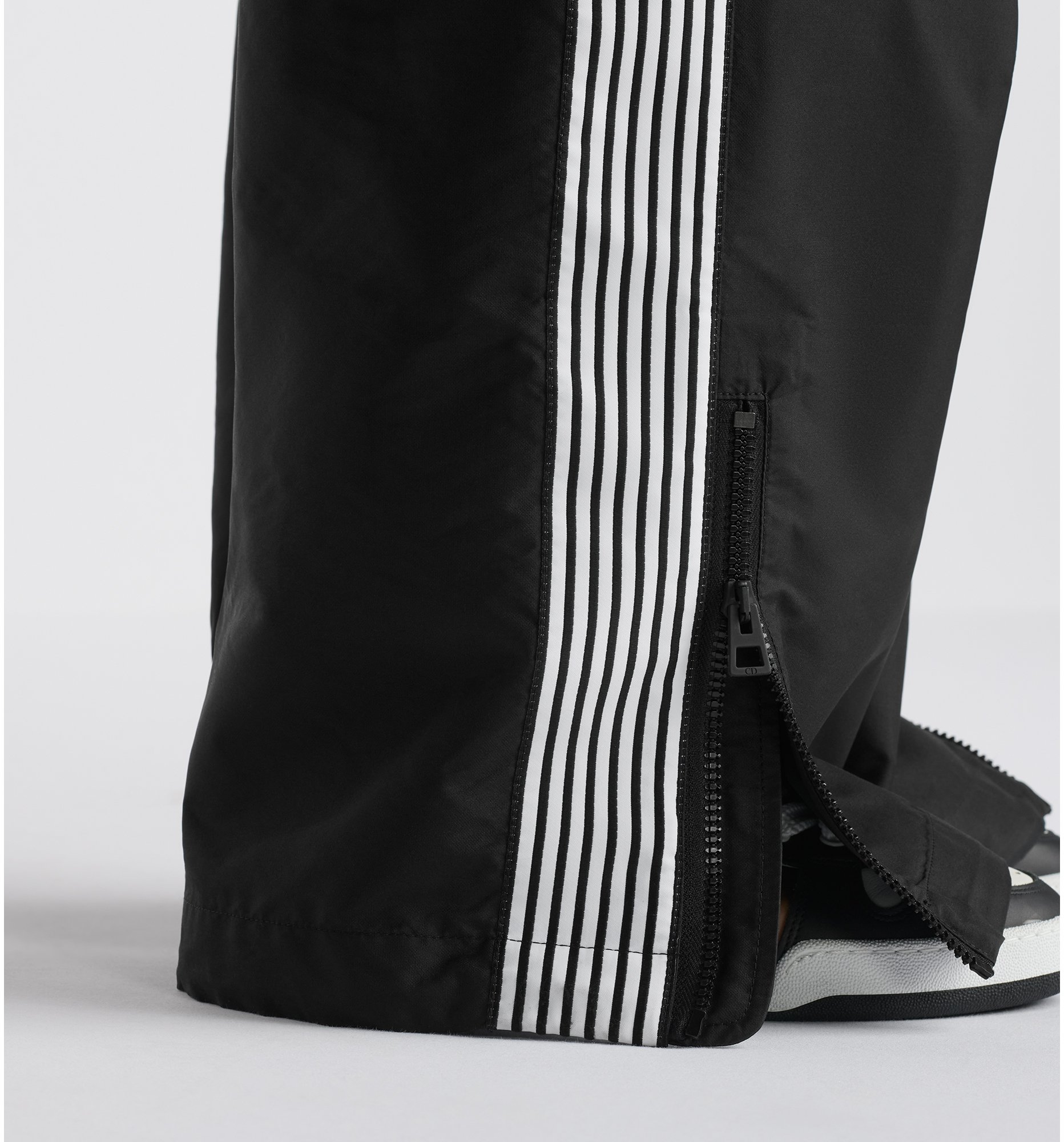 aria_look Loose Flared Pants