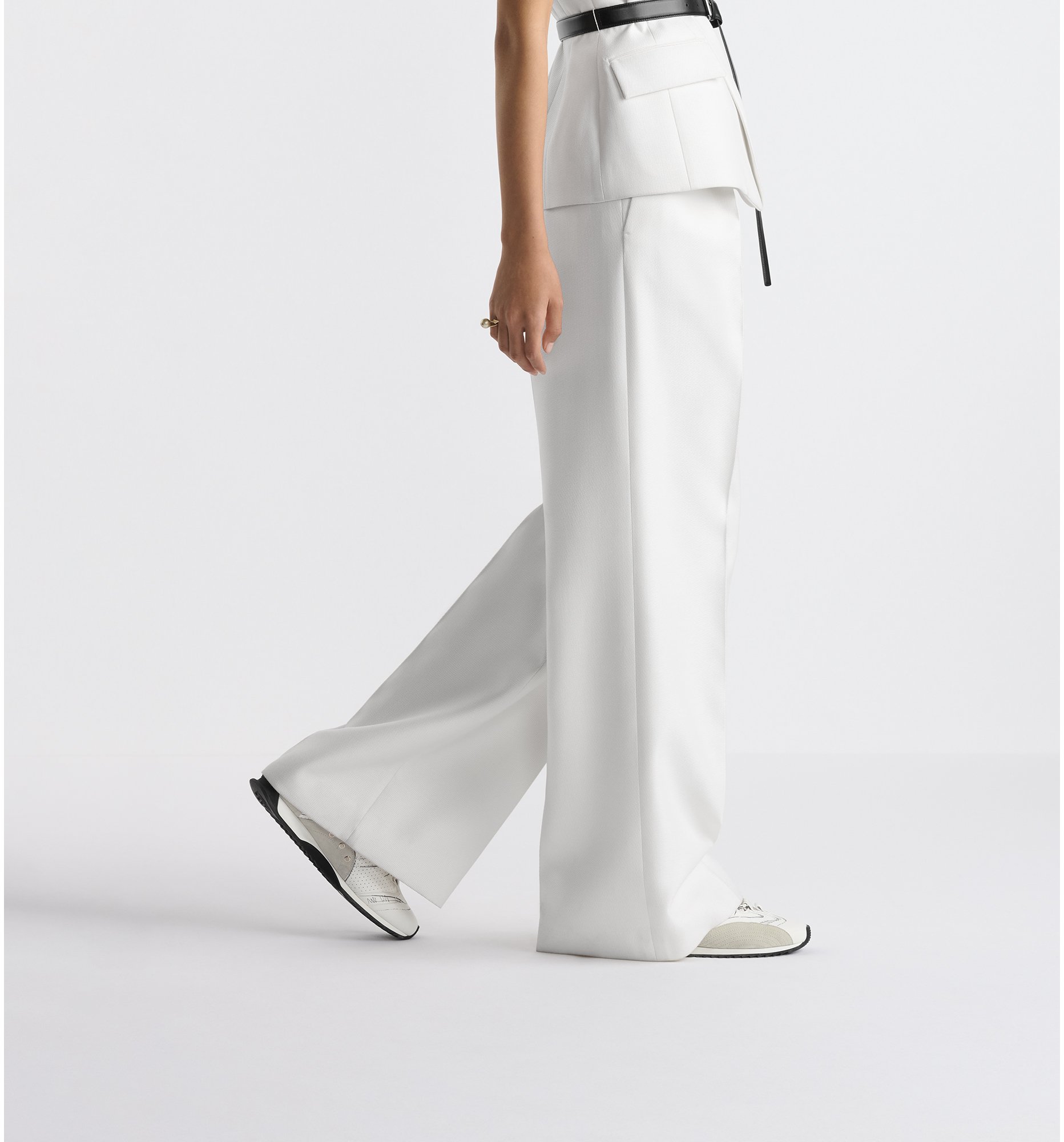 aria_look Flared Pants