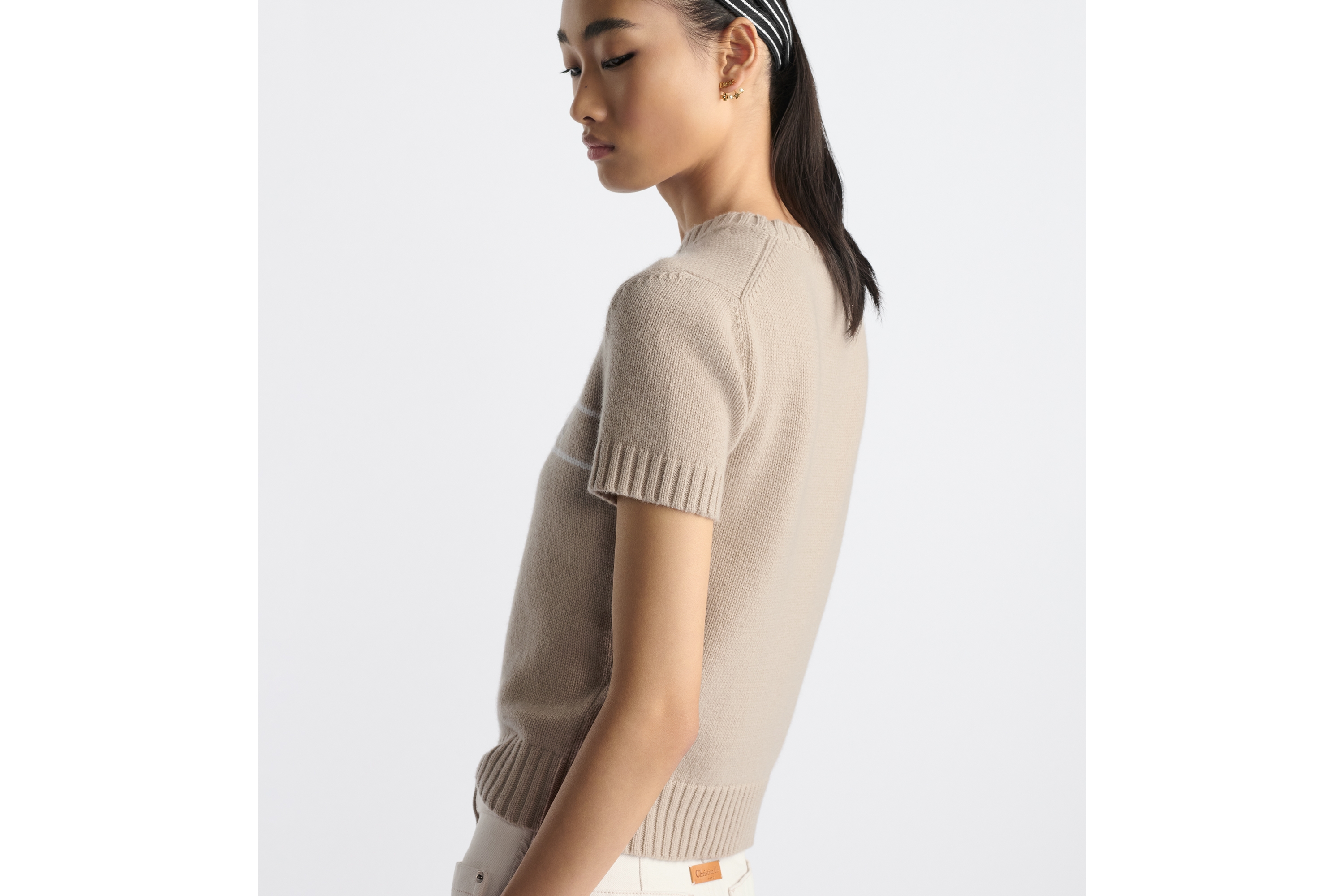 สเวตเตอร์แขนสั้น ผ้าแคชเมียร์ถักสีเบจ E05