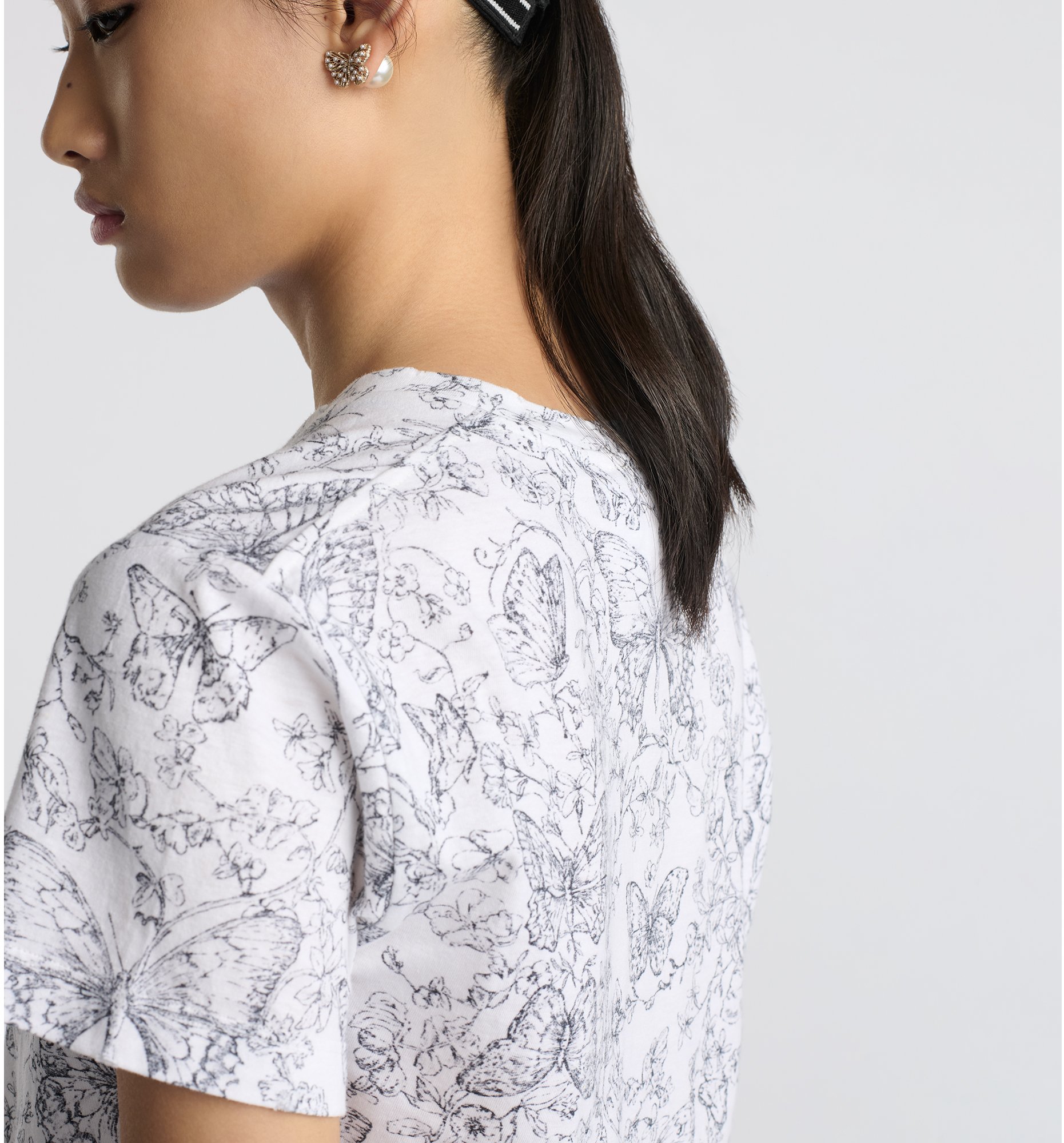 aria_look T-Shirt Worn view cropped