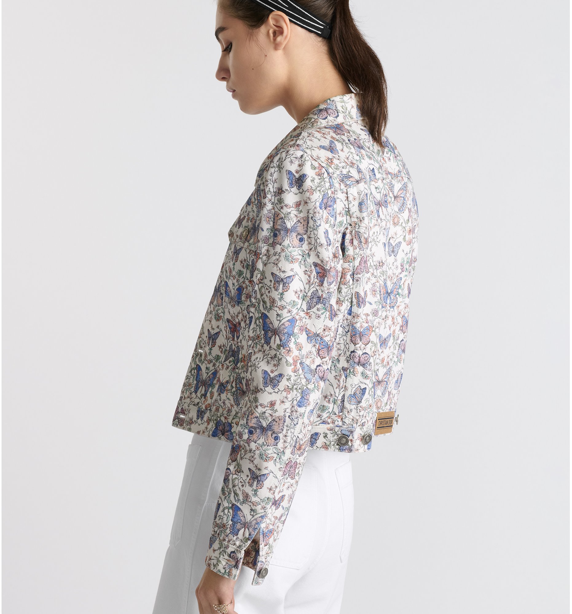 aria_look Jacket Three quarter back view