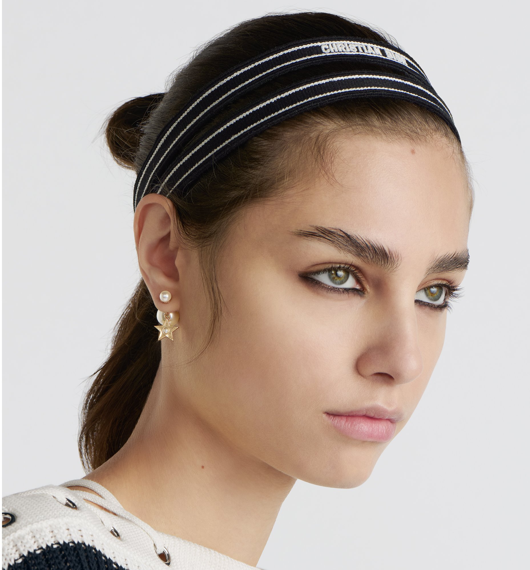 aria_look Dior Tribales Earrings Back view
