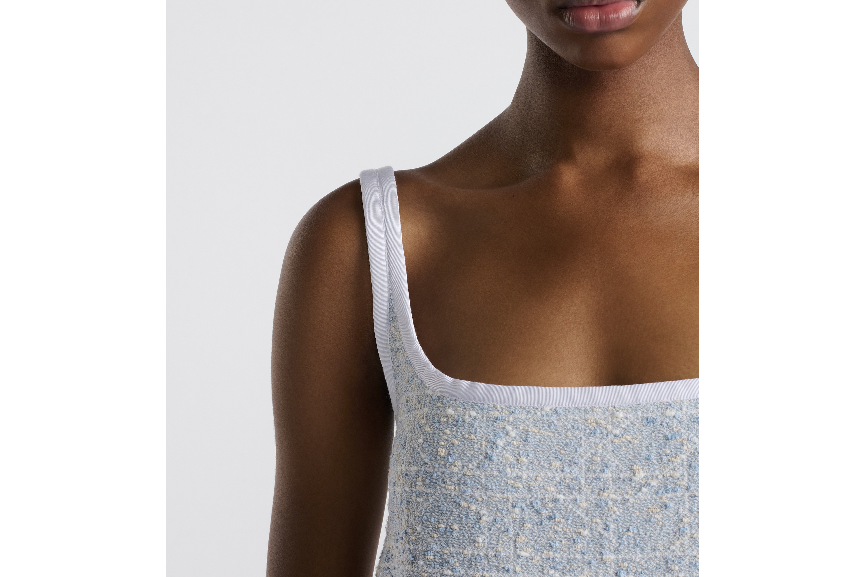 look_image_alt_prefix Korte uitlopende jurk met Cannage-motief Luchtblauwe en witte tweed van een katoenblend E04