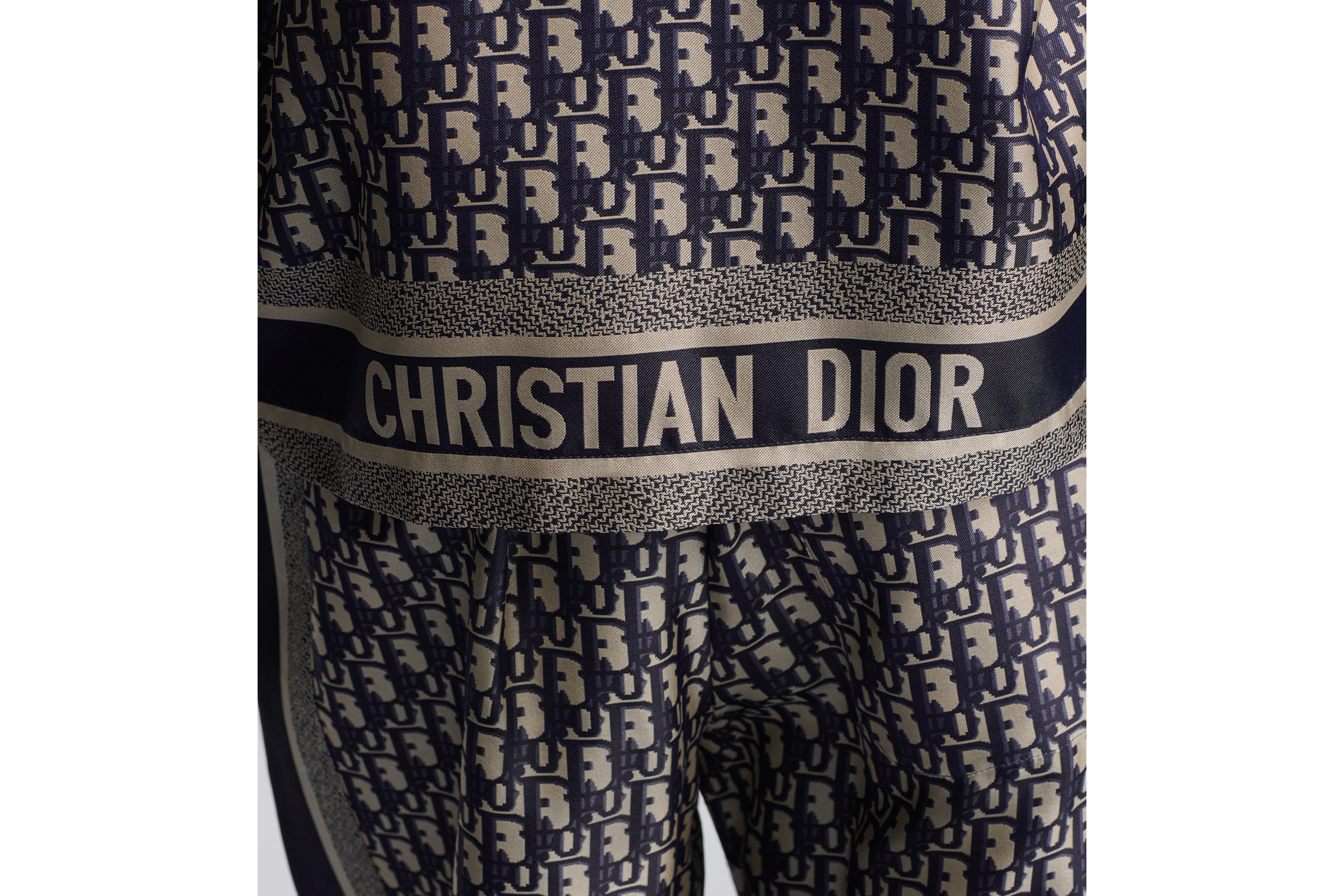 Look Dior Chez Moi Shirt Blue Dior Oblique Silk Twill E13