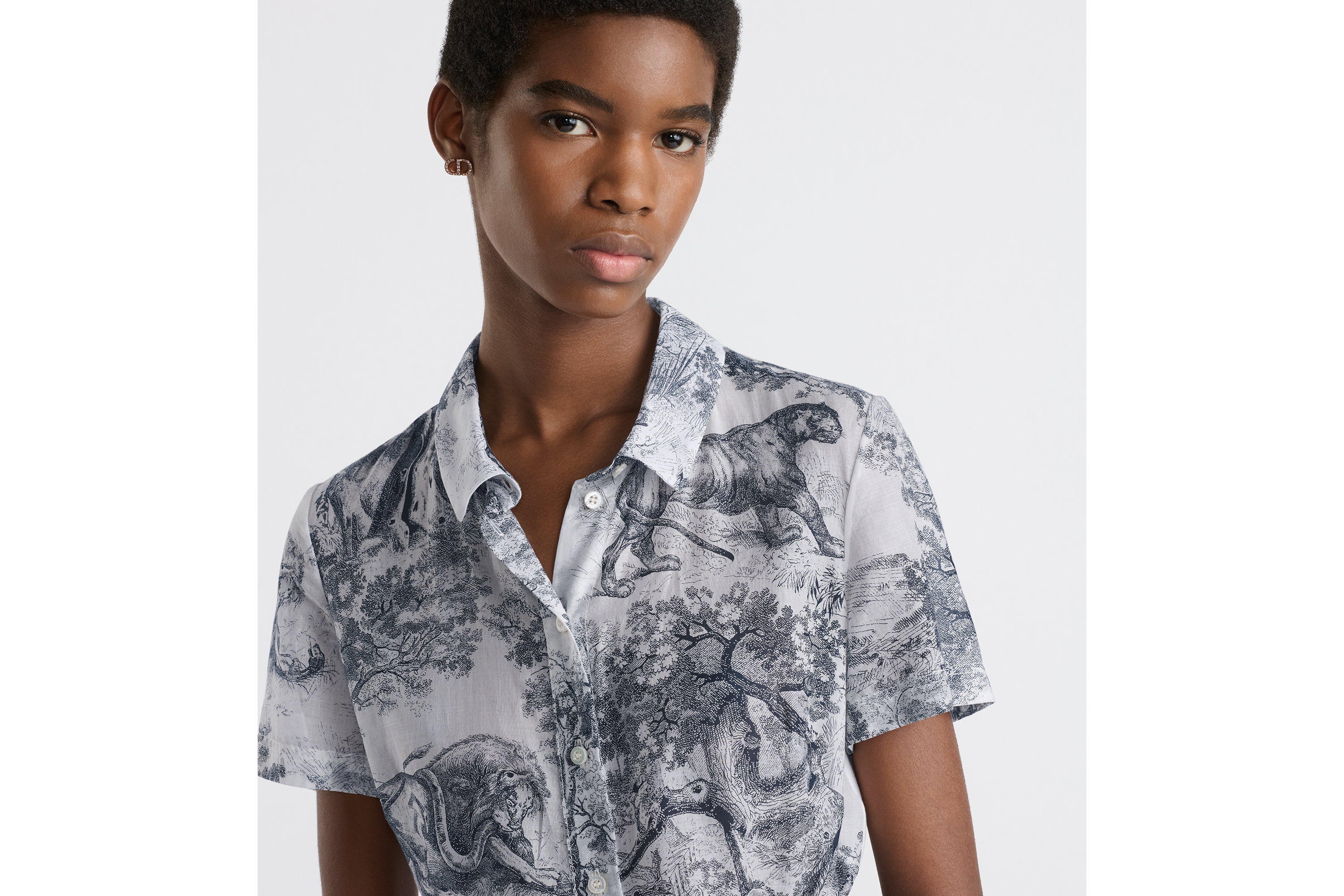 Look Mid-Length Shirtdress White and Navy Blue Toile de Jouy Sauvage Cotton Muslin E04