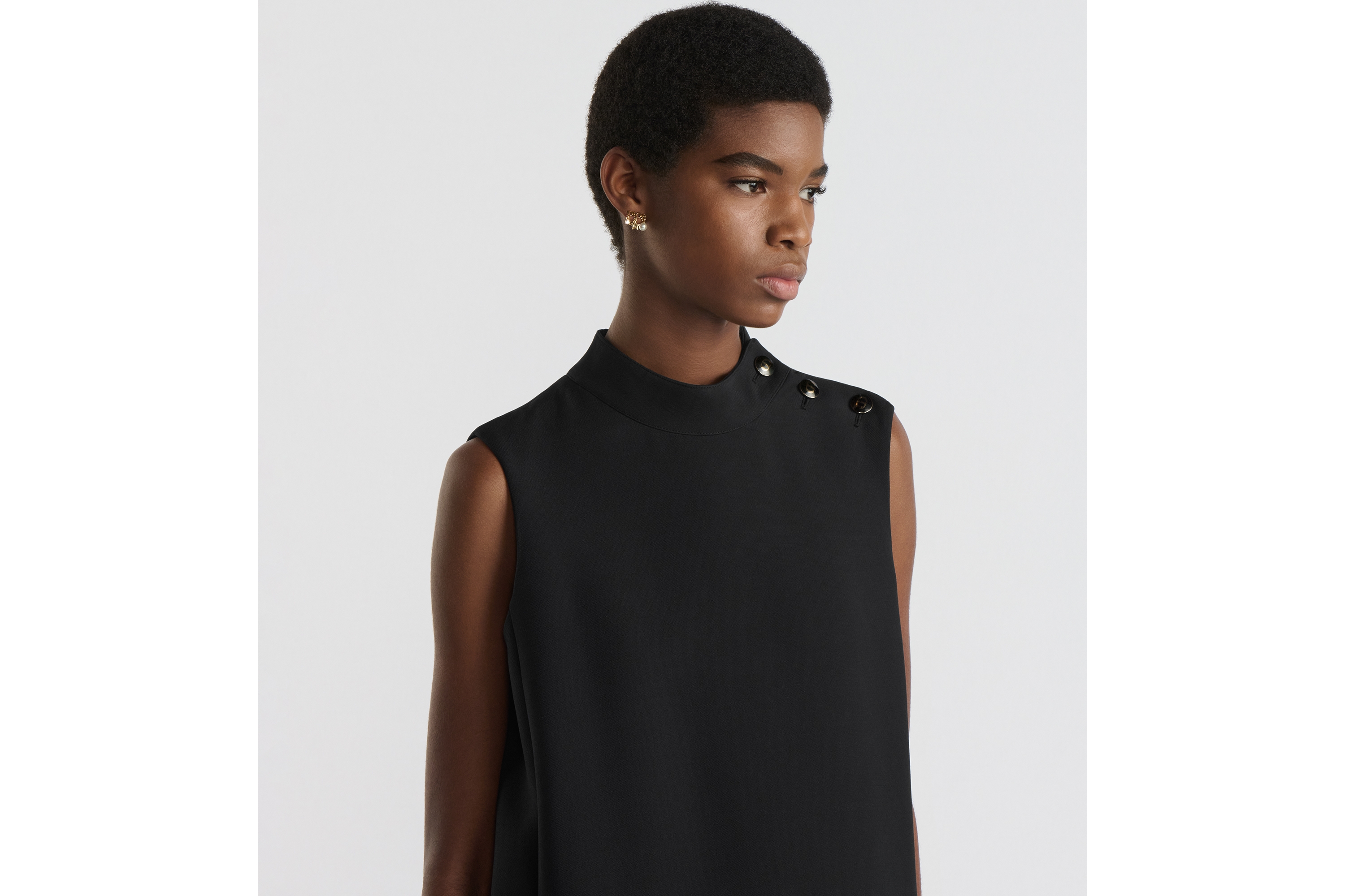 look_image_alt_prefix Vestido corto con botones CD Lana y seda negras E04