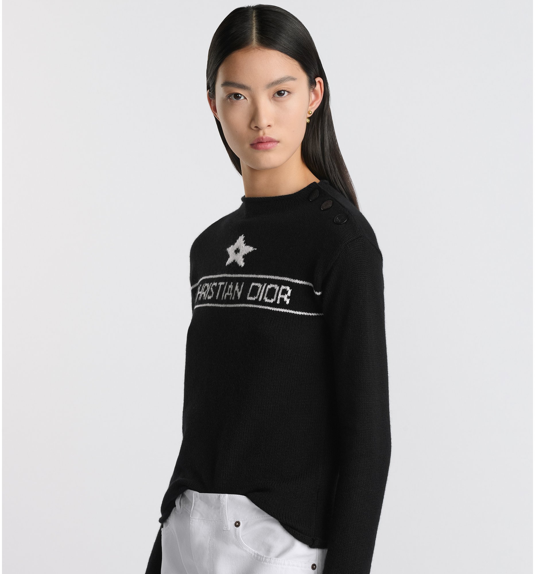 aria_look Sweater Three quarter opened view